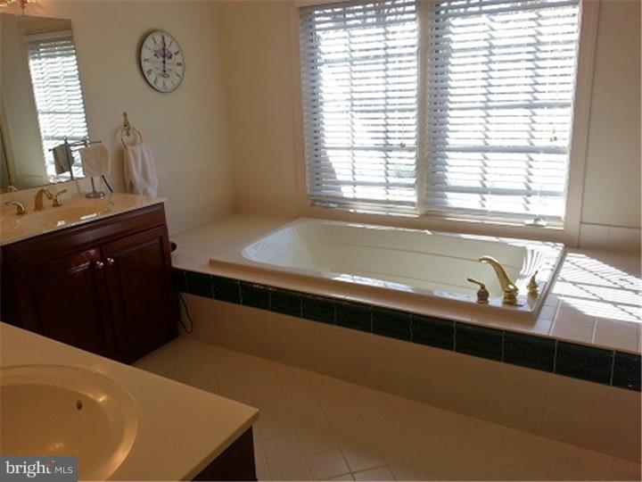 ASHWOOD - Residential