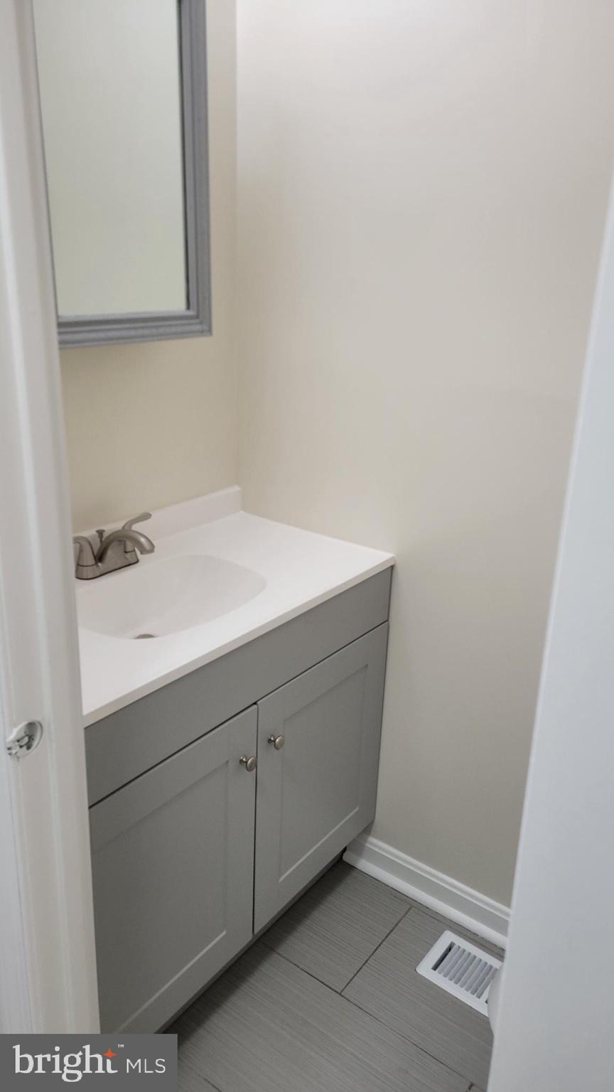 LAKE RIDGE - Residential Lease