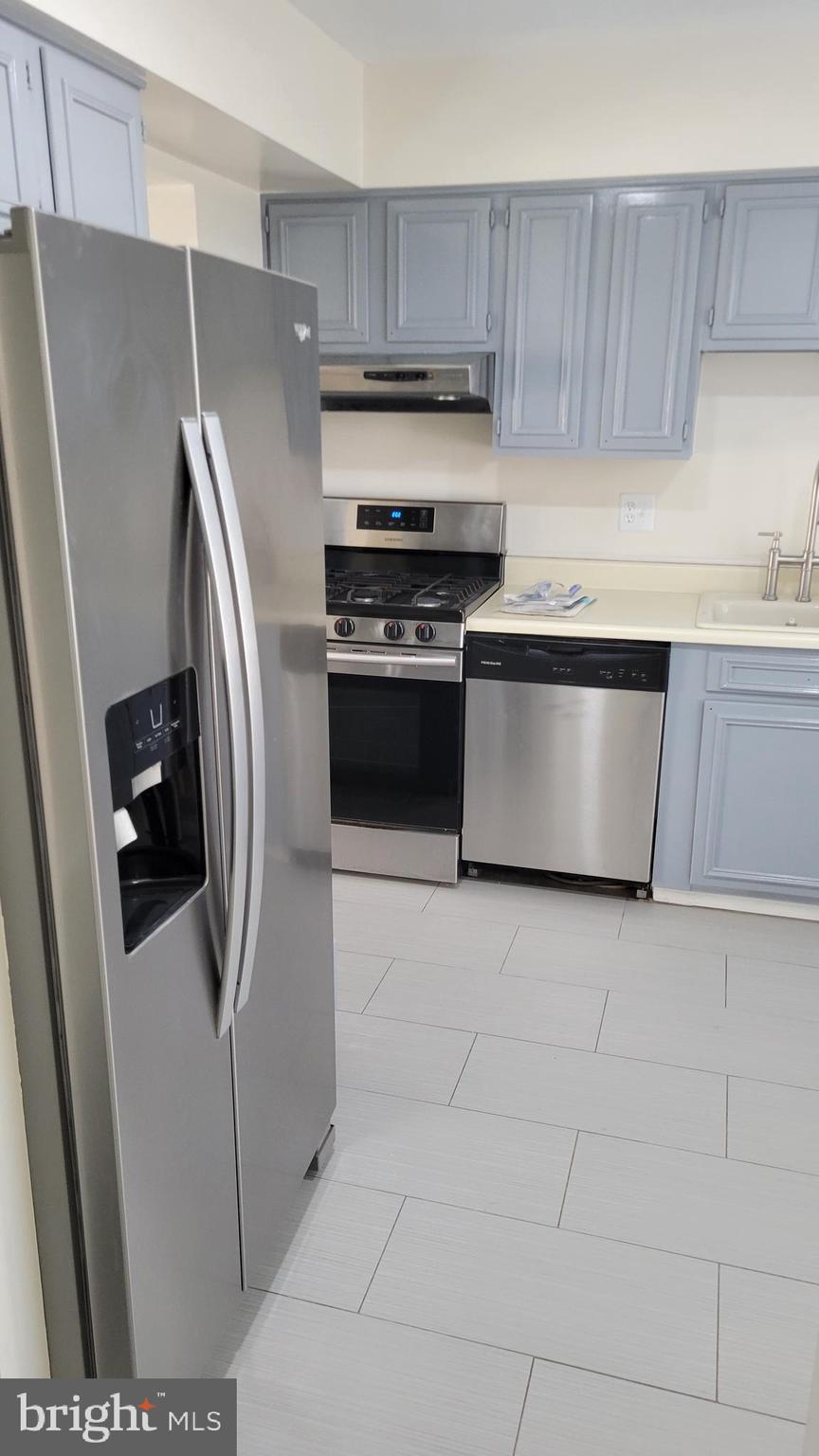 LAKE RIDGE - Residential Lease