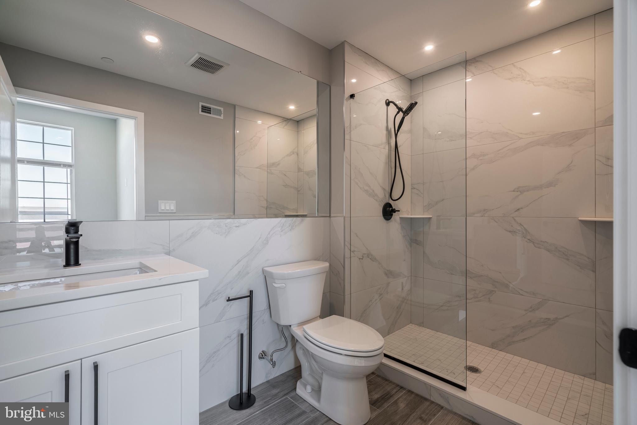 GRADUATE HOSPITAL - Residential Lease