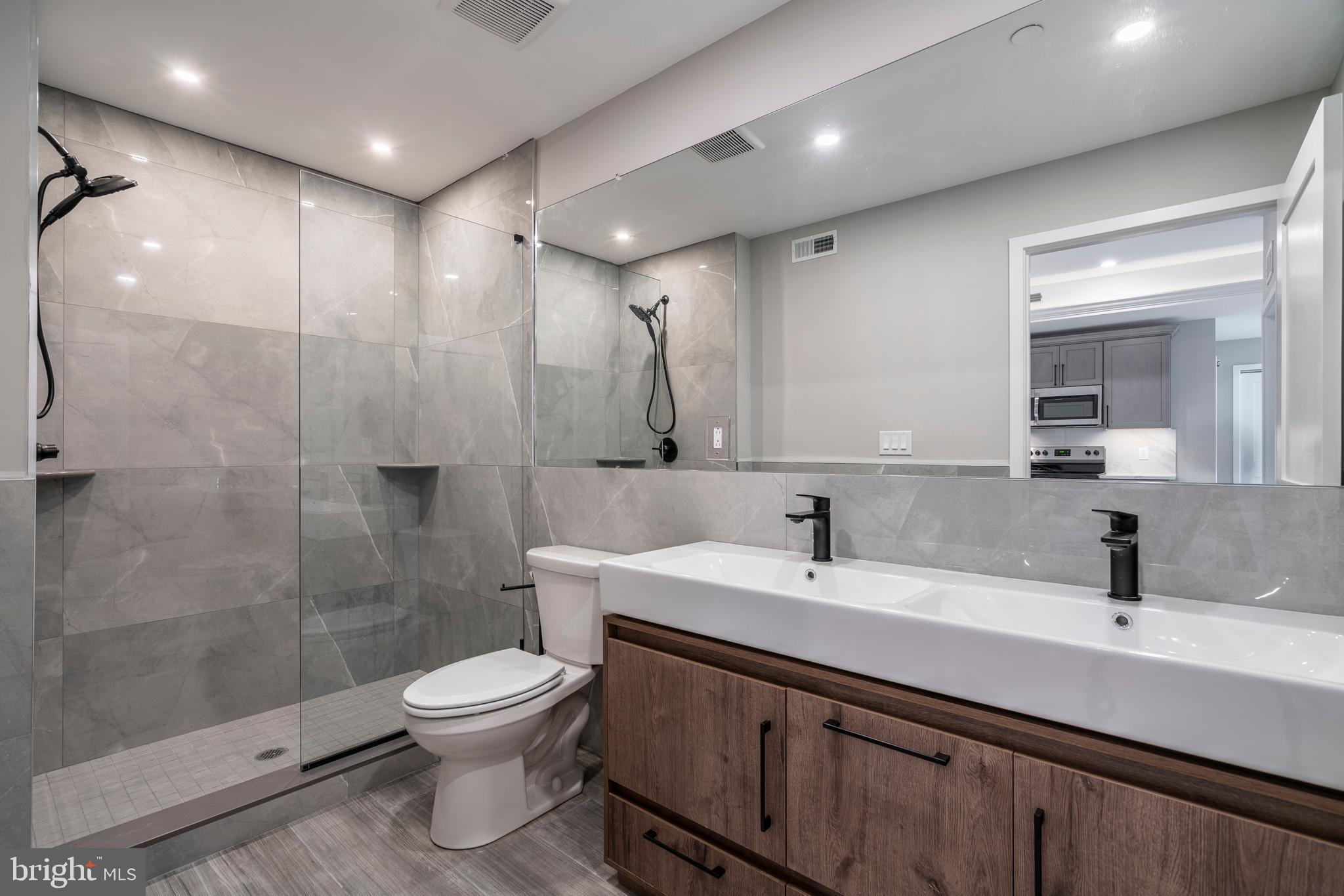 GRADUATE HOSPITAL - Residential Lease