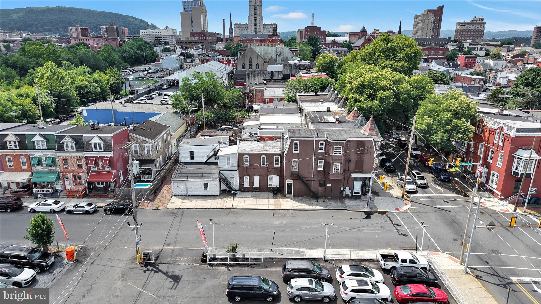351 N 6TH STREET