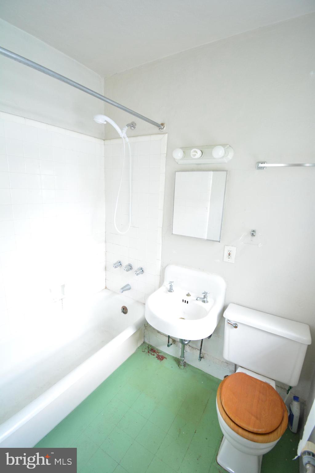 GERMANTOWN (WEST) - Residential Lease