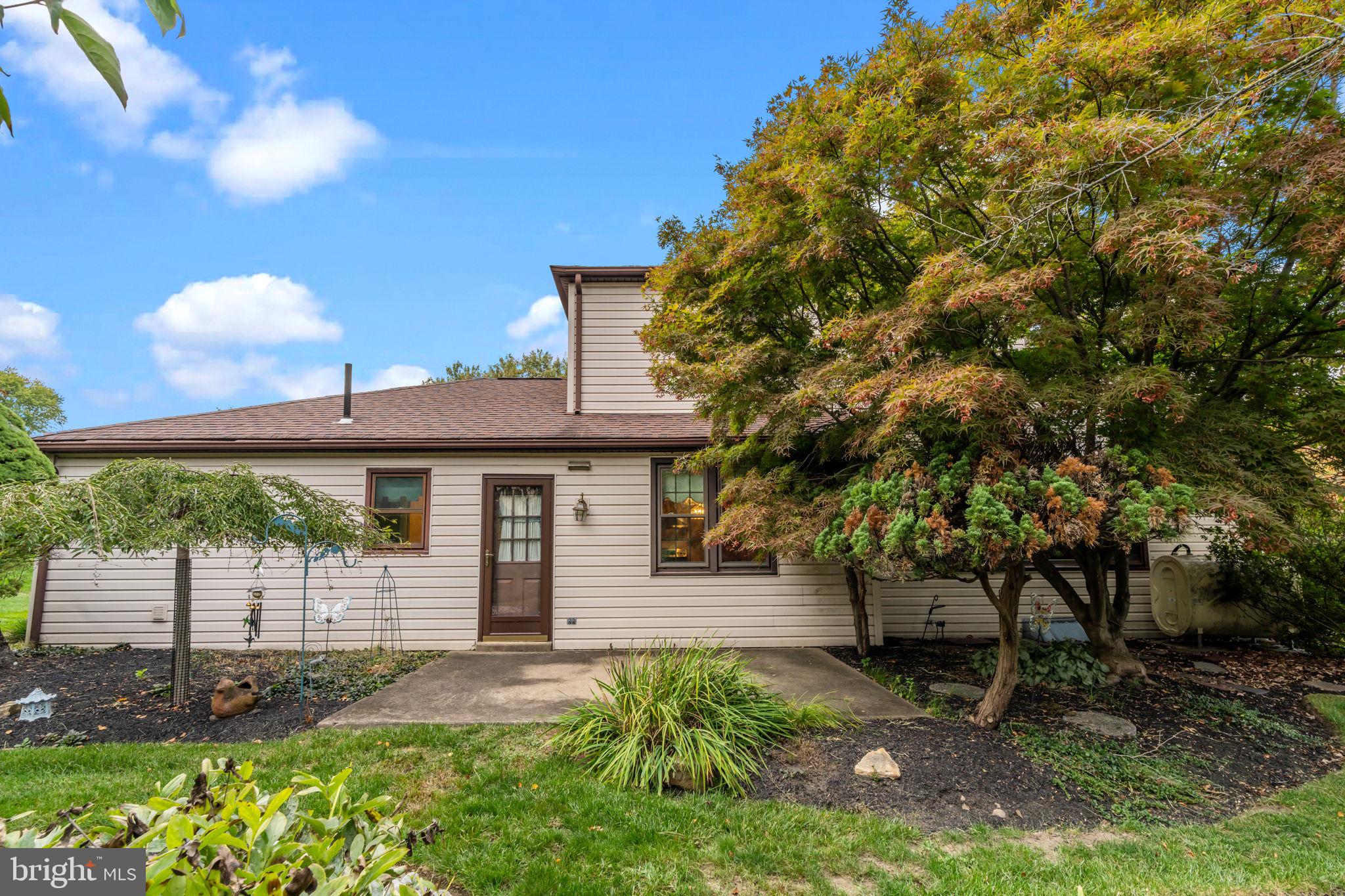 VILLAGE SHIRES - Residential