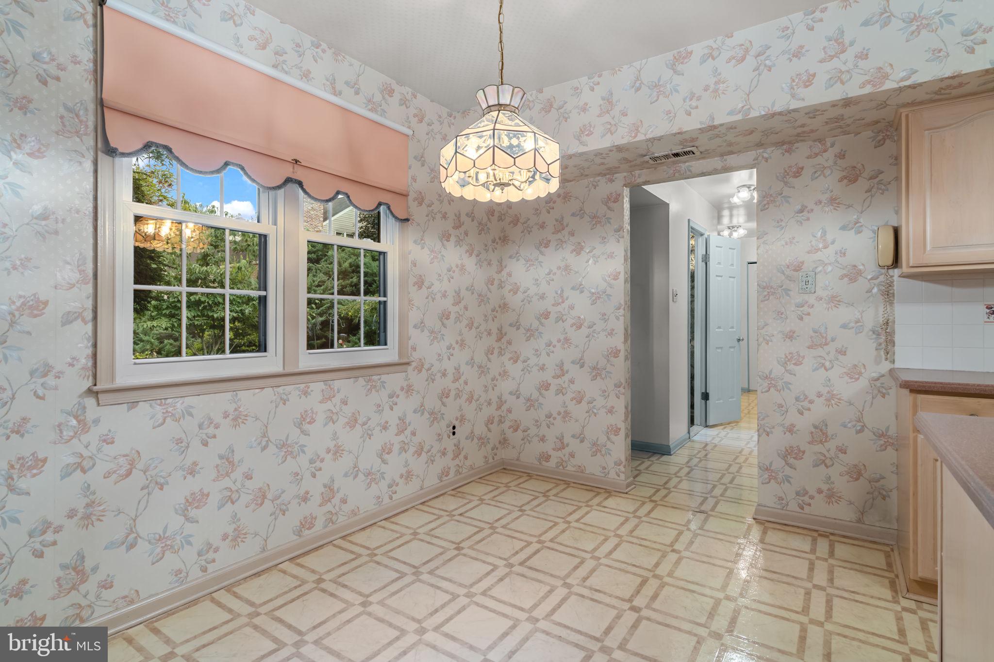 VILLAGE SHIRES - Residential