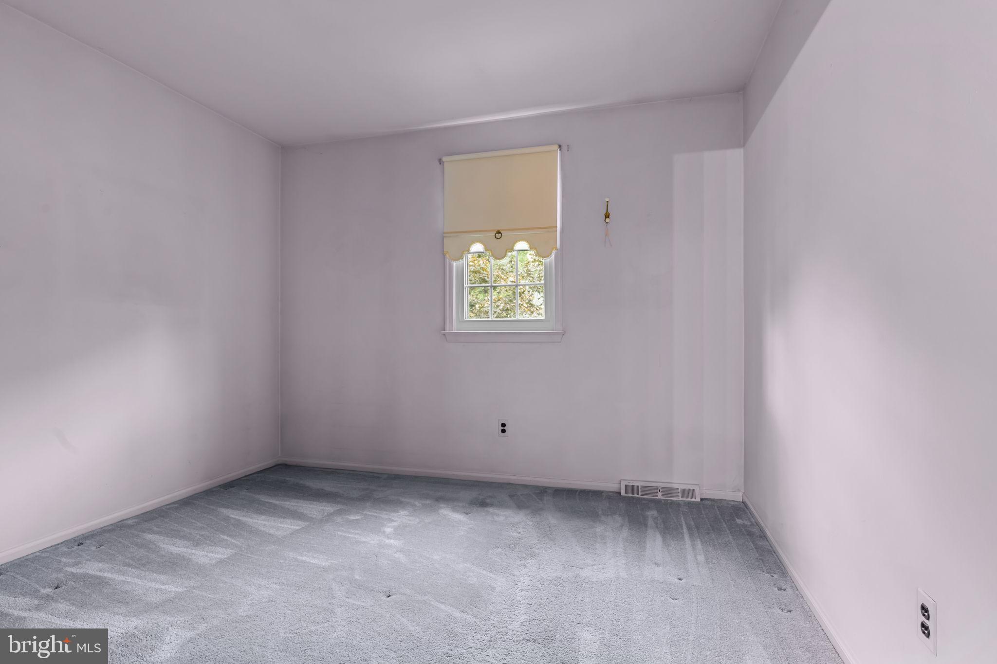 VILLAGE SHIRES - Residential