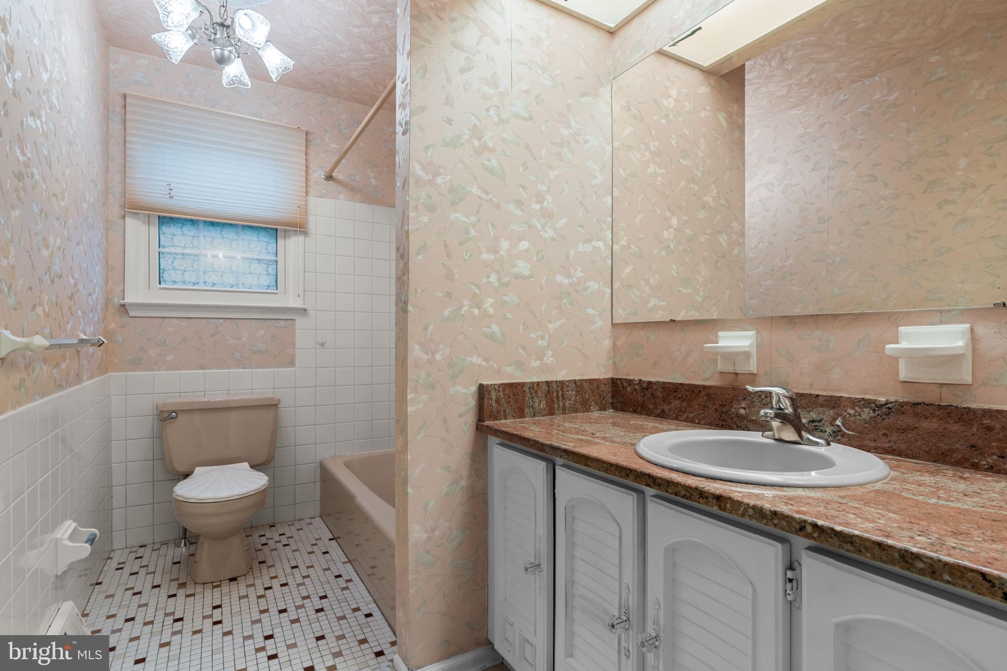 VILLAGE SHIRES - Residential