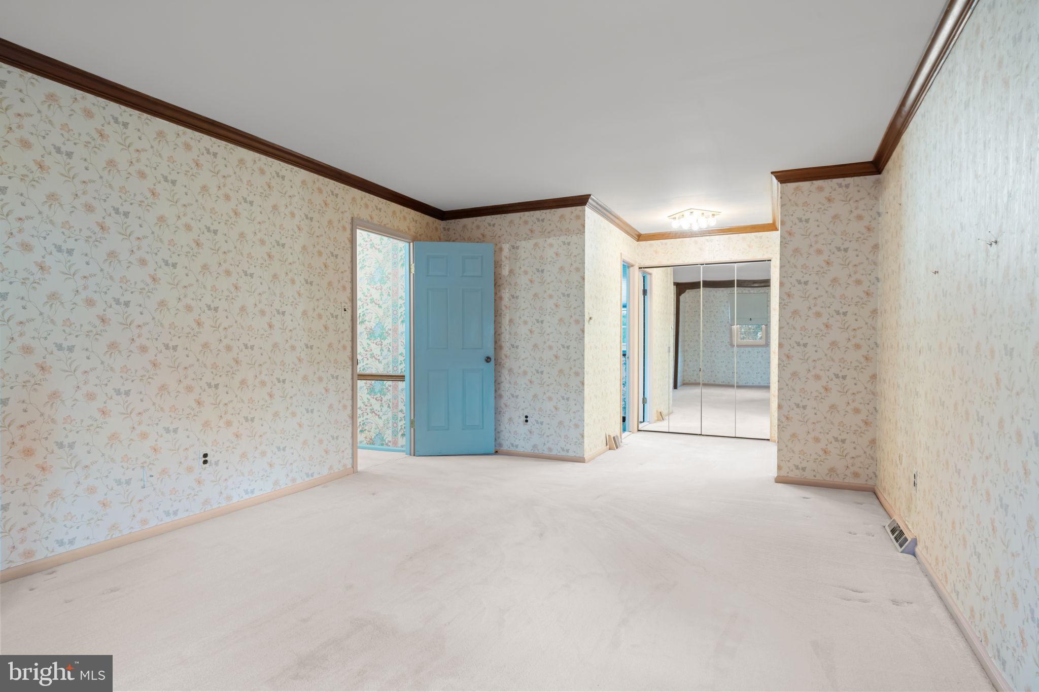 VILLAGE SHIRES - Residential