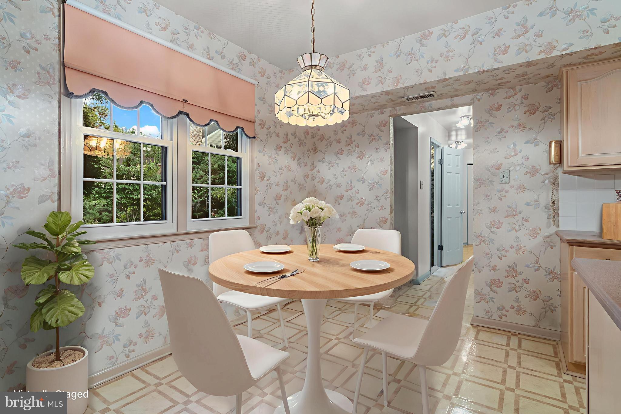 VILLAGE SHIRES - Residential