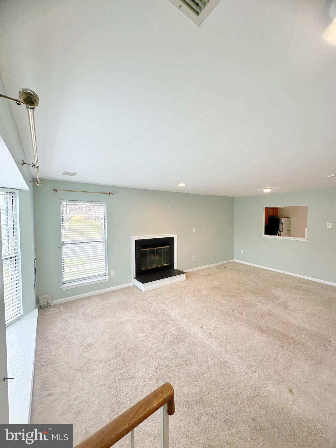 PRINCETON SQUARE - Residential Lease