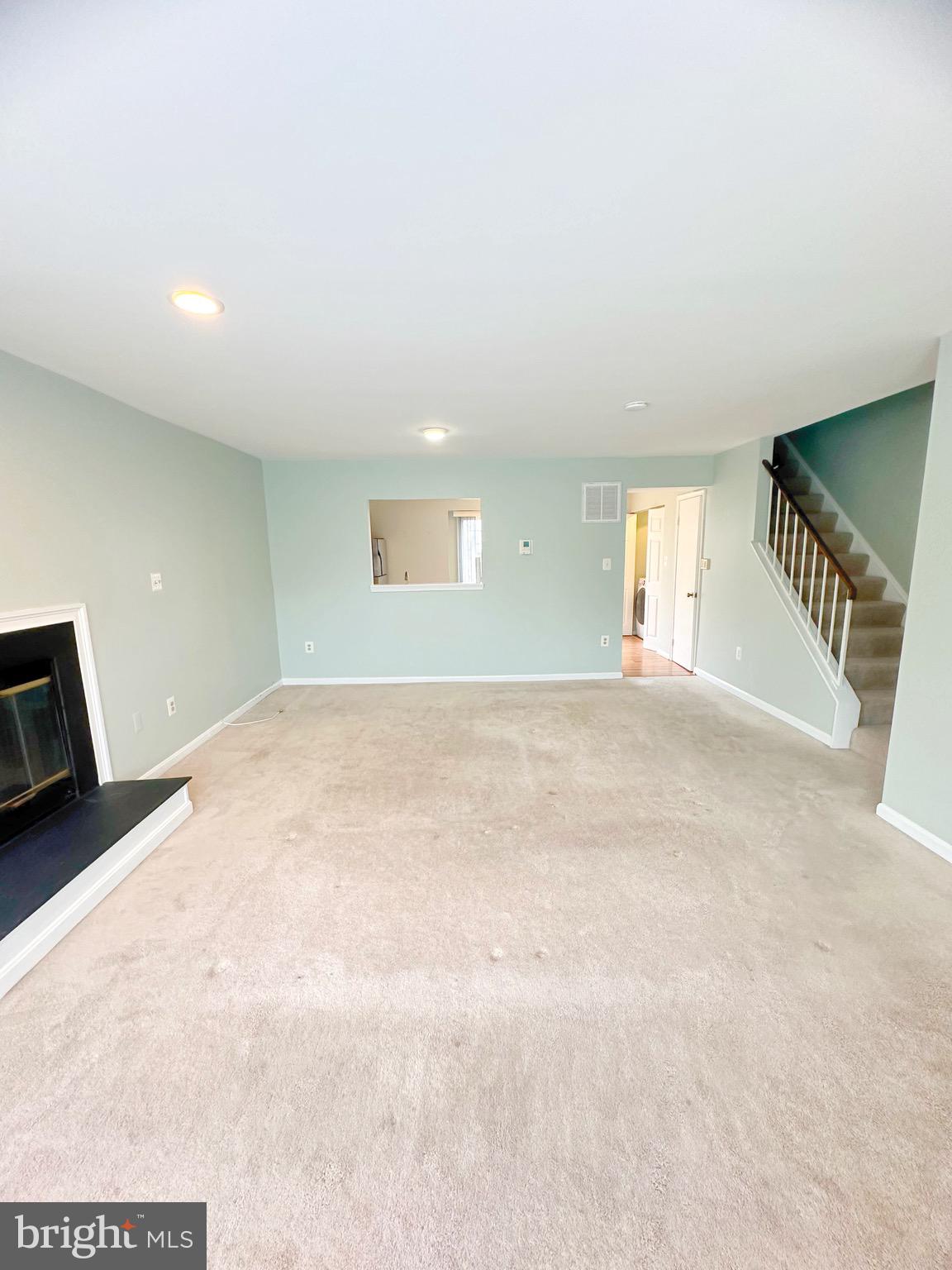 PRINCETON SQUARE - Residential Lease