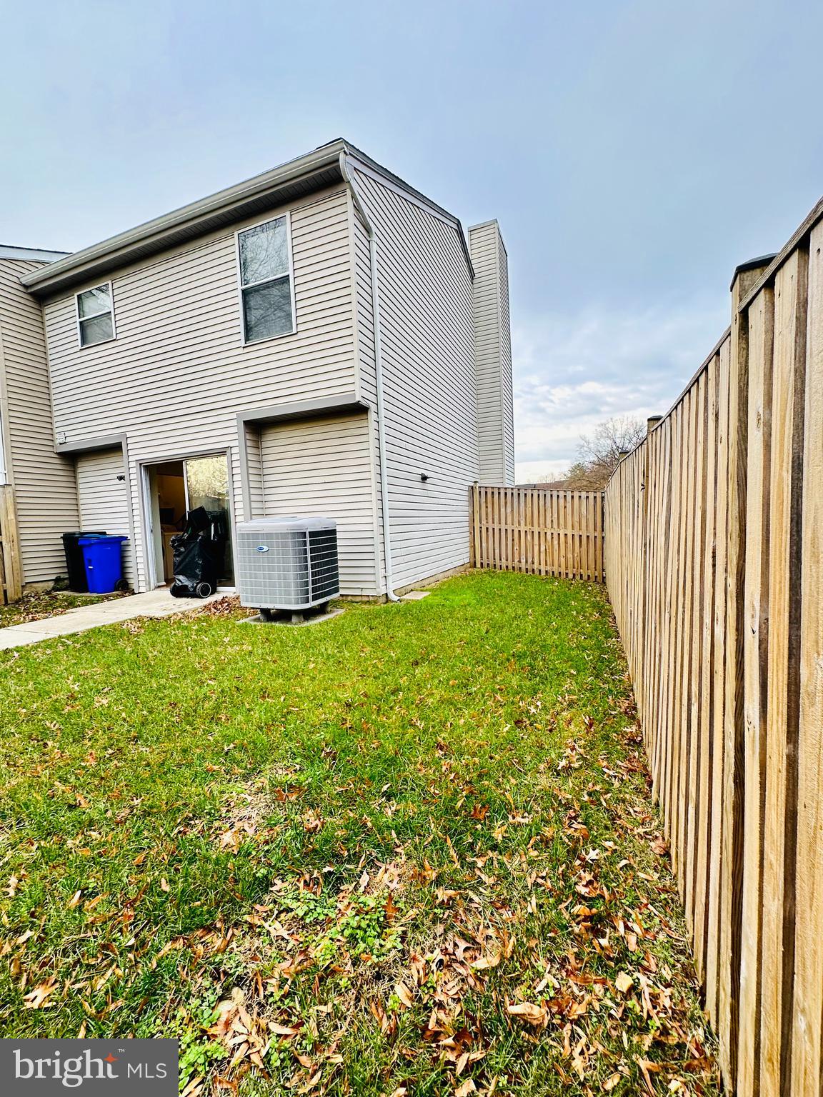 PRINCETON SQUARE - Residential Lease