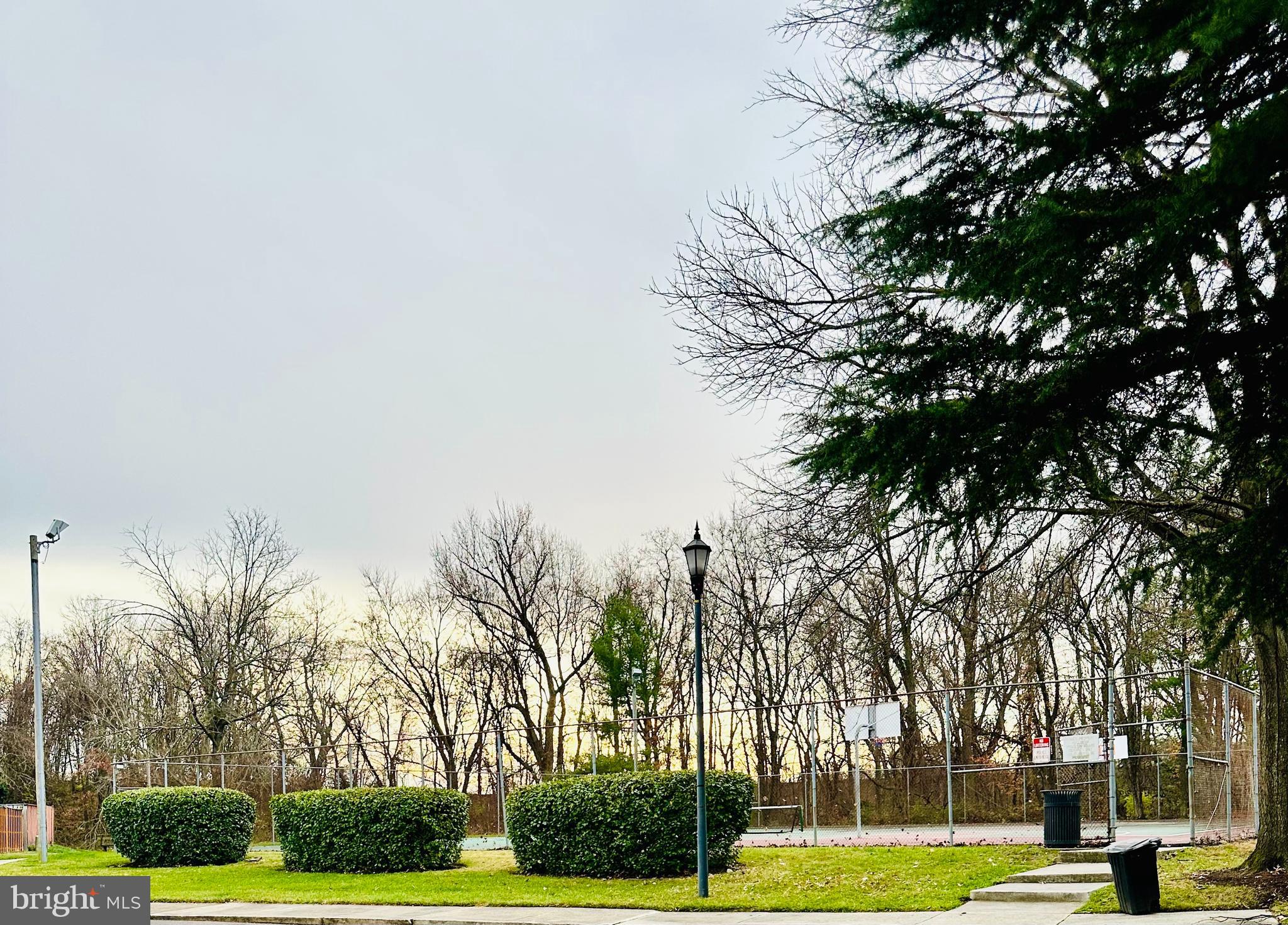 PRINCETON SQUARE - Residential Lease