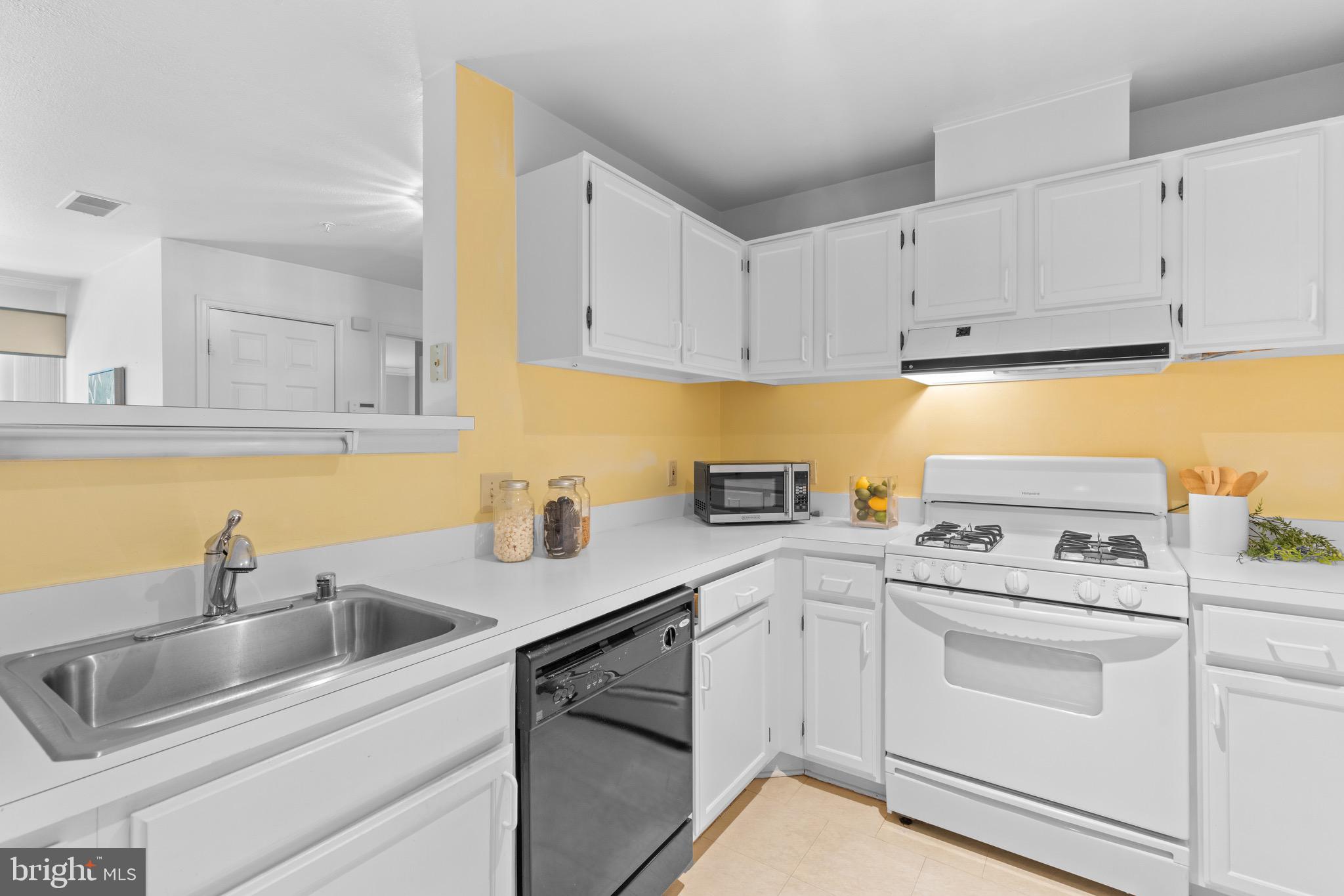 TANGLEWOOD AT RUSSETT - Residential