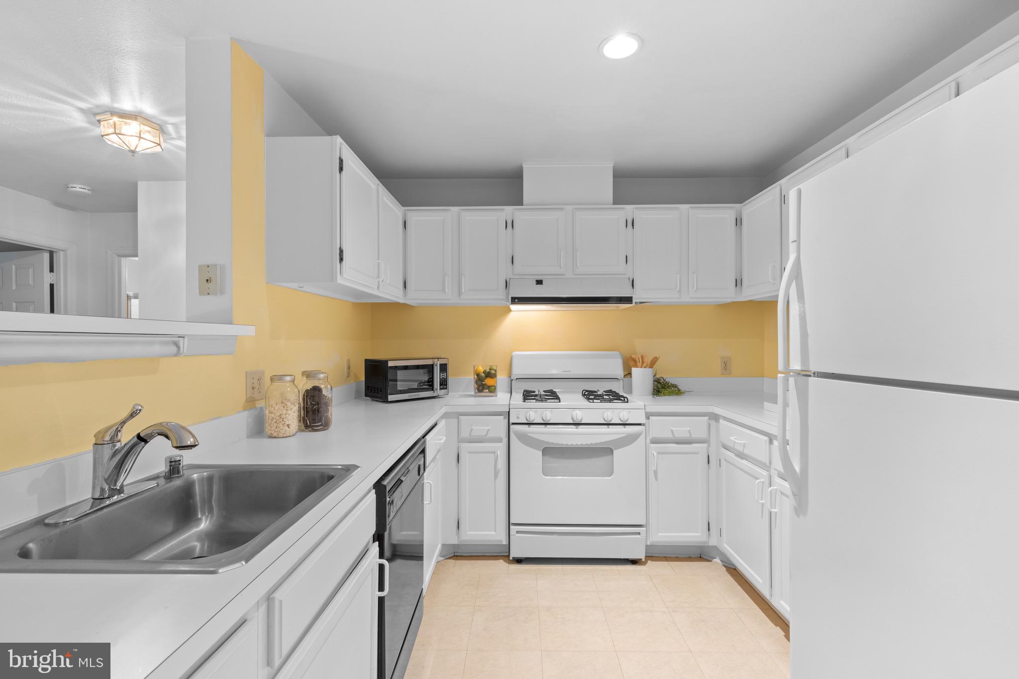 TANGLEWOOD AT RUSSETT - Residential