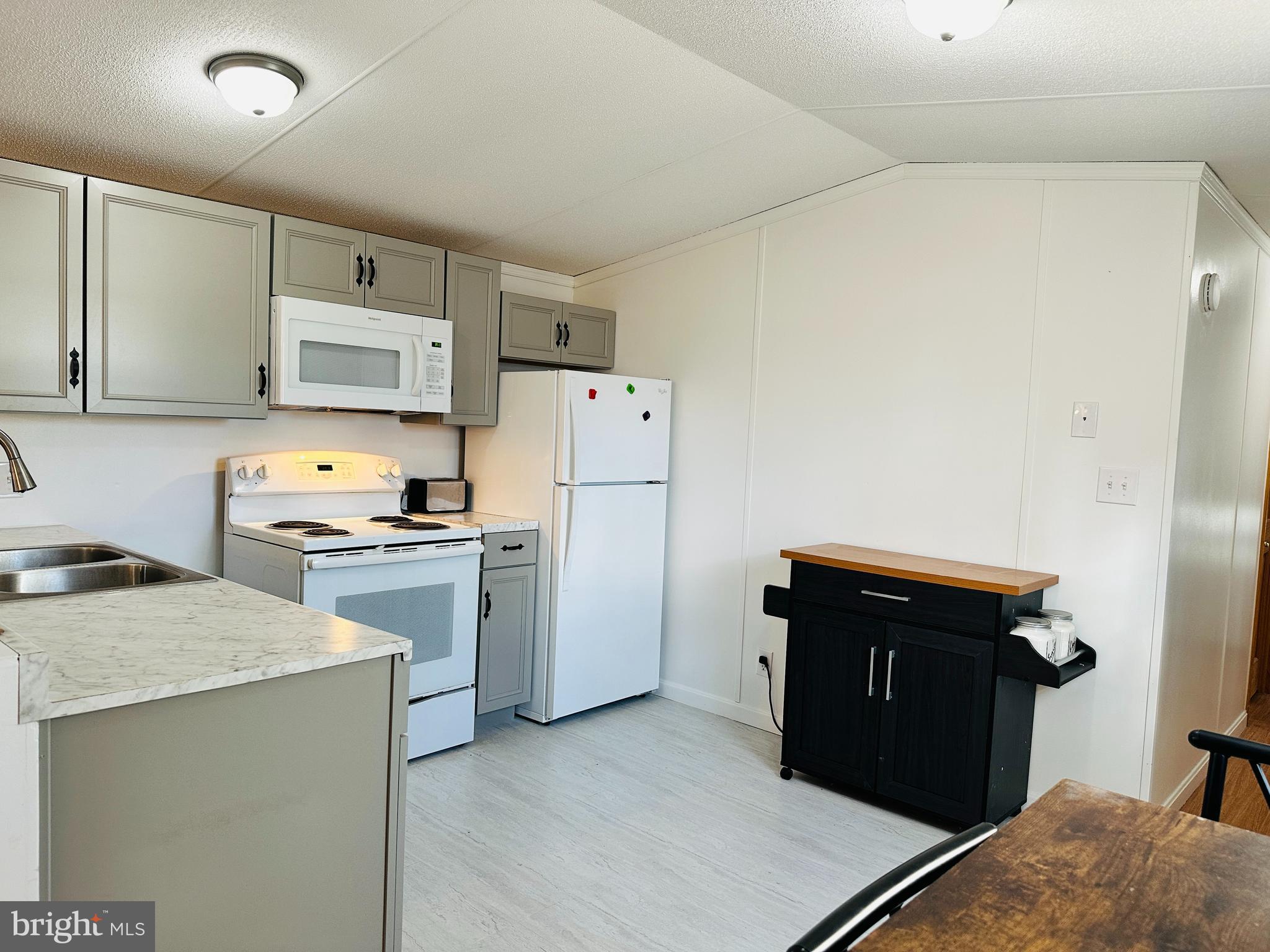 BIG SPRING TERRACE - Residential