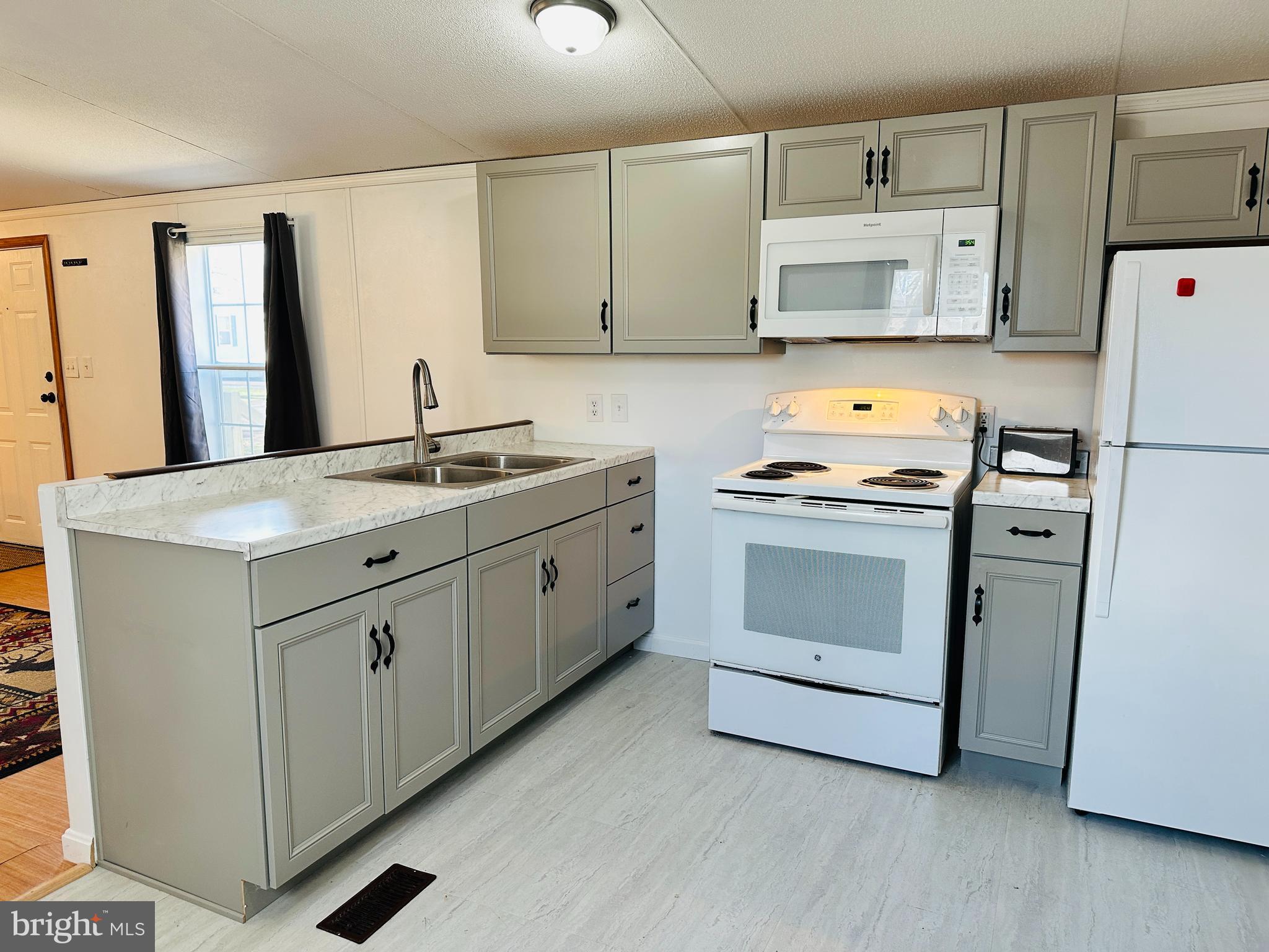 BIG SPRING TERRACE - Residential