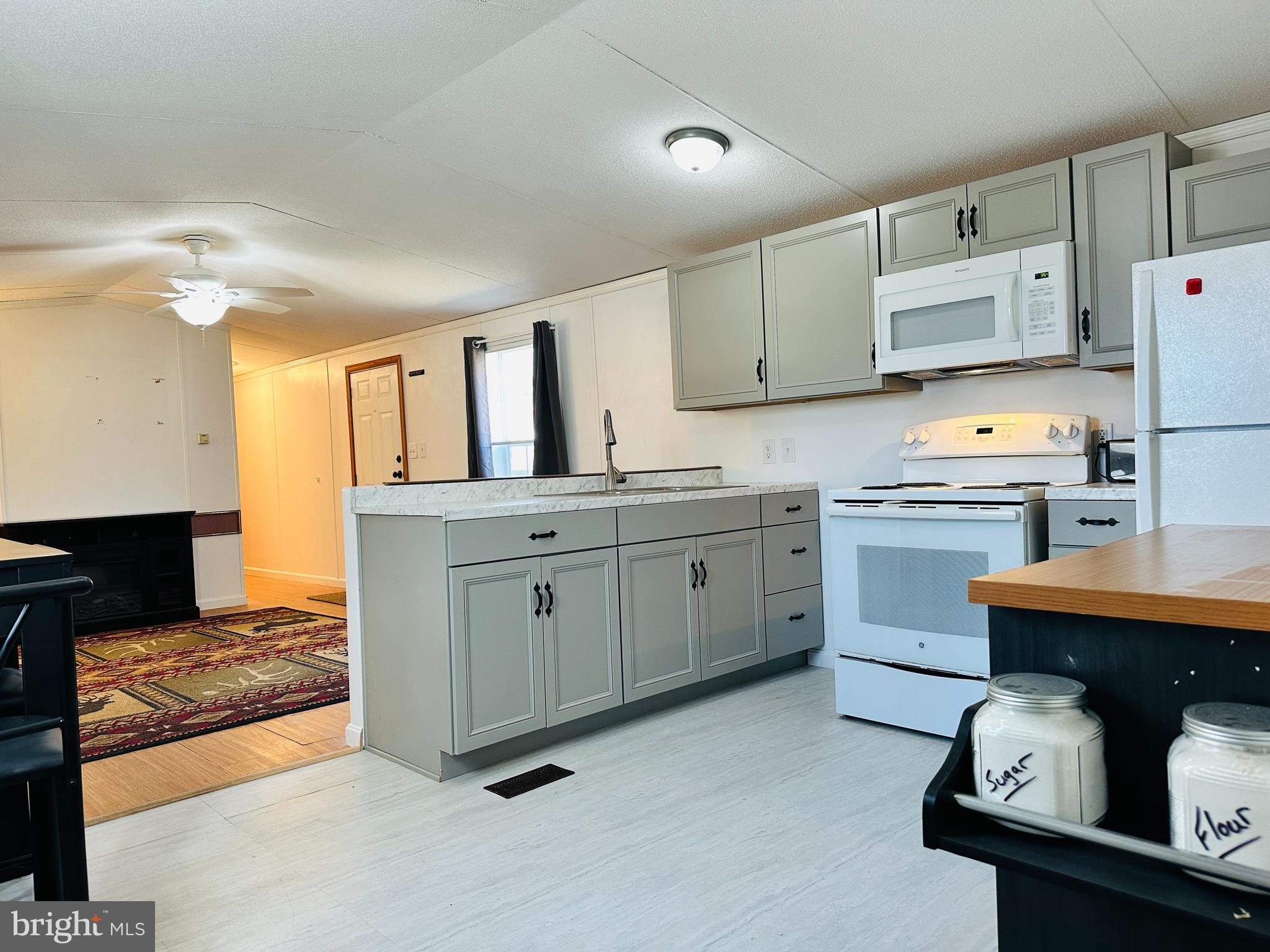 BIG SPRING TERRACE - Residential