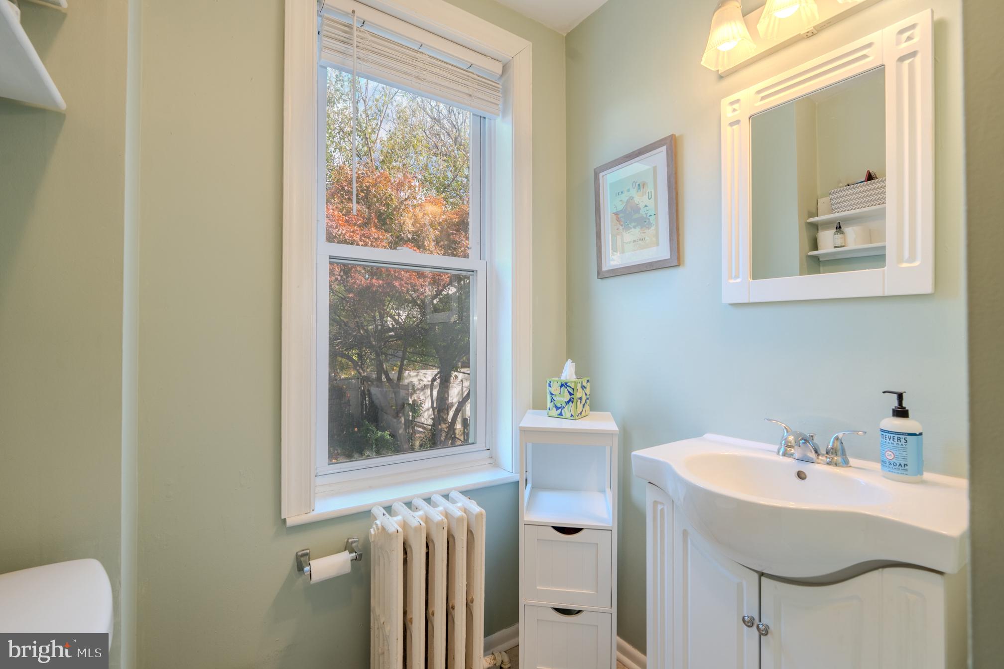 EAST FALLS - Residential