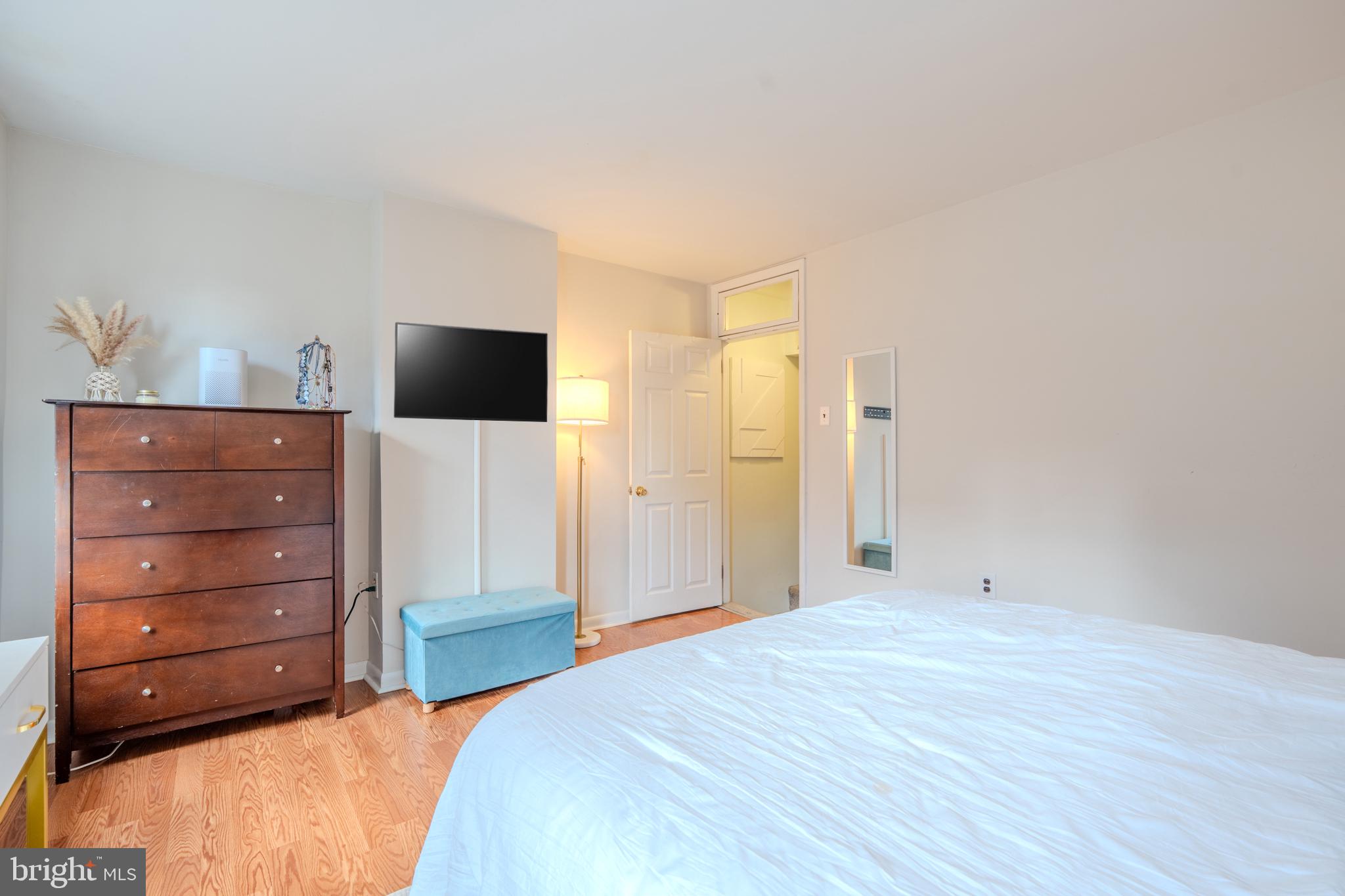 EAST FALLS - Residential