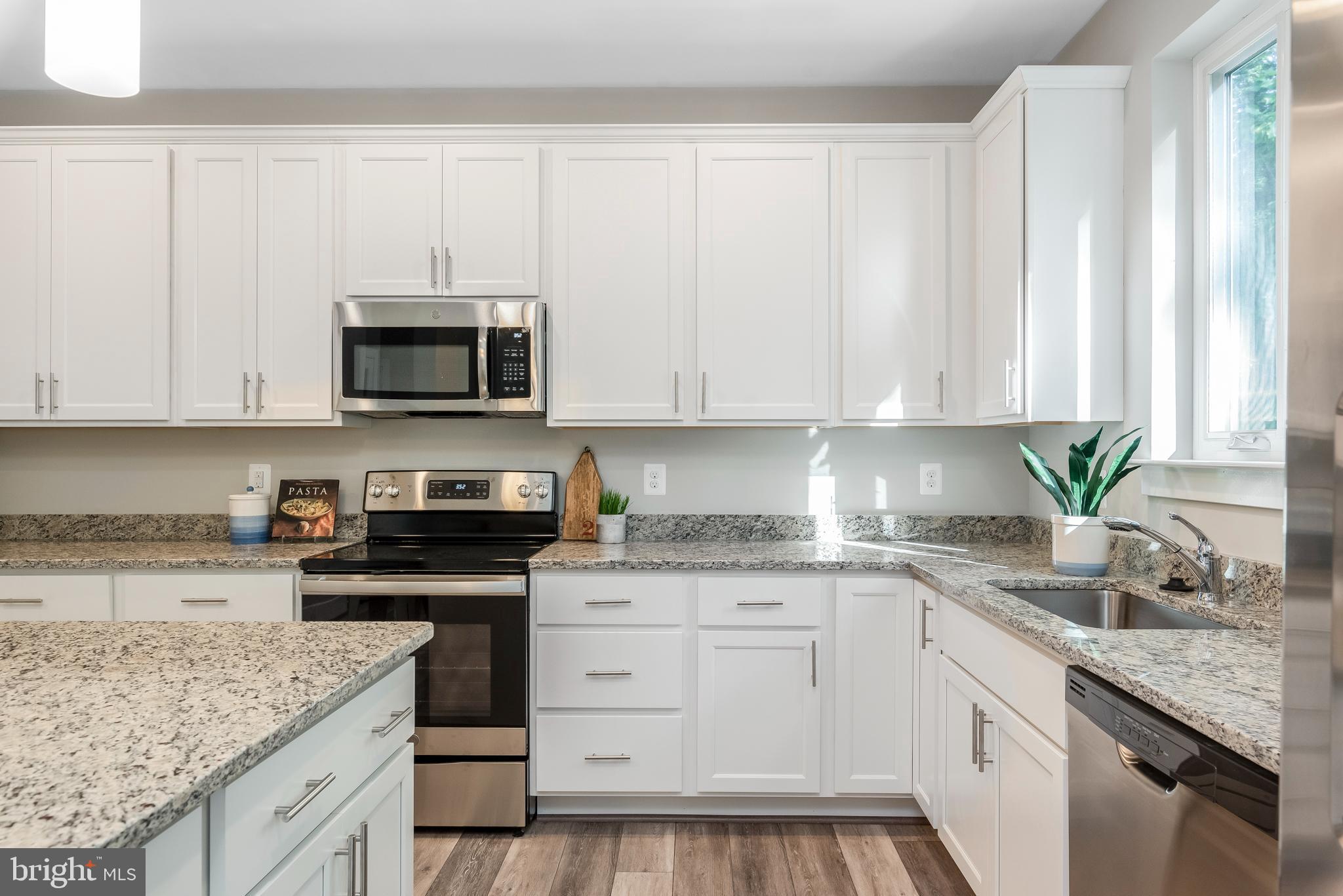 POWHATAN BEACH - Residential