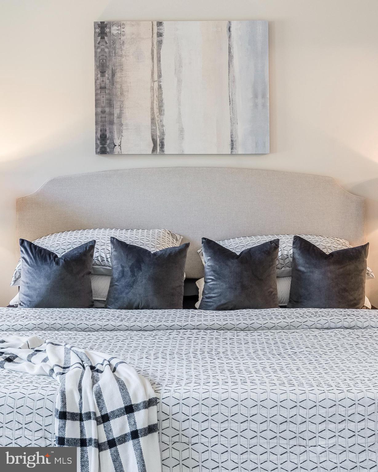 POWHATAN BEACH - Residential