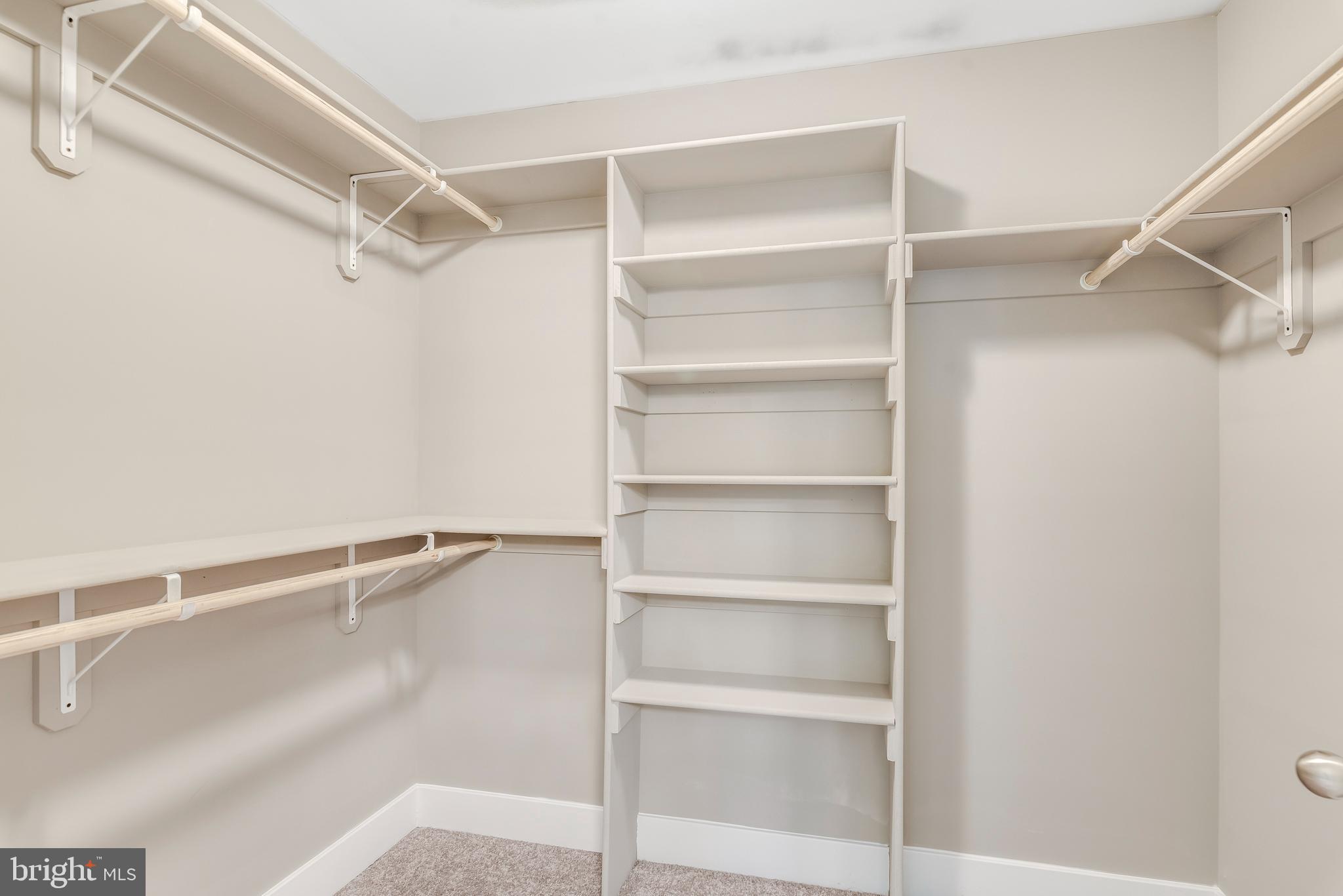 POWHATAN BEACH - Residential