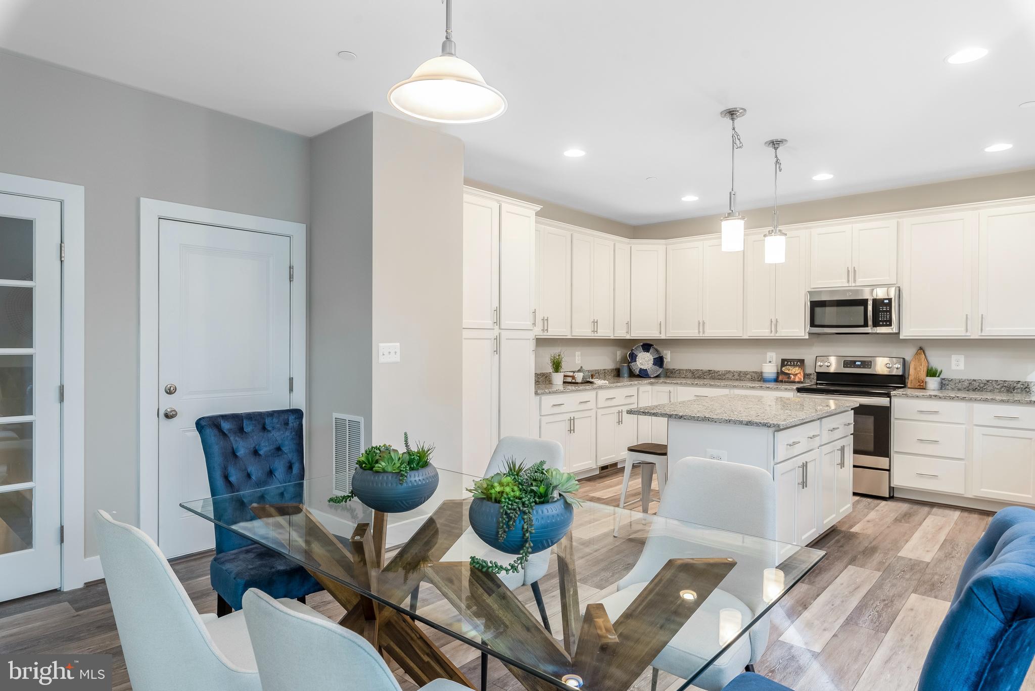 POWHATAN BEACH - Residential