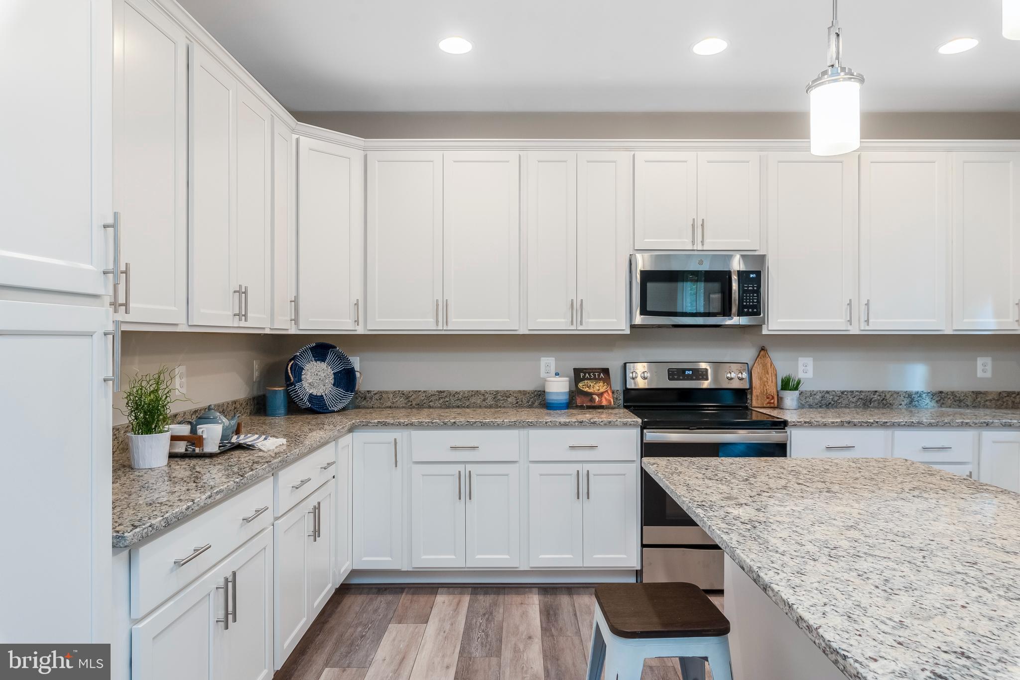 POWHATAN BEACH - Residential