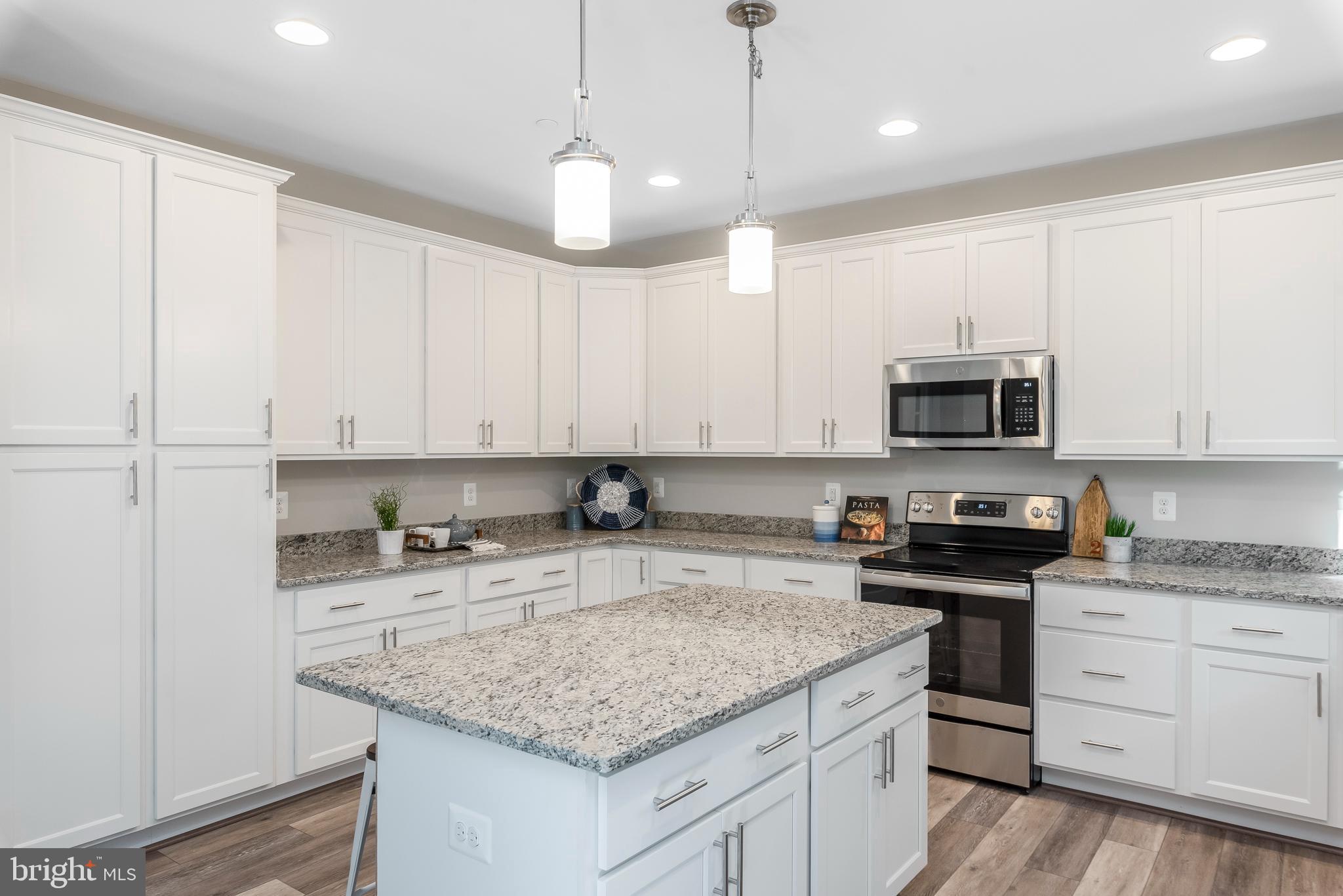 POWHATAN BEACH - Residential