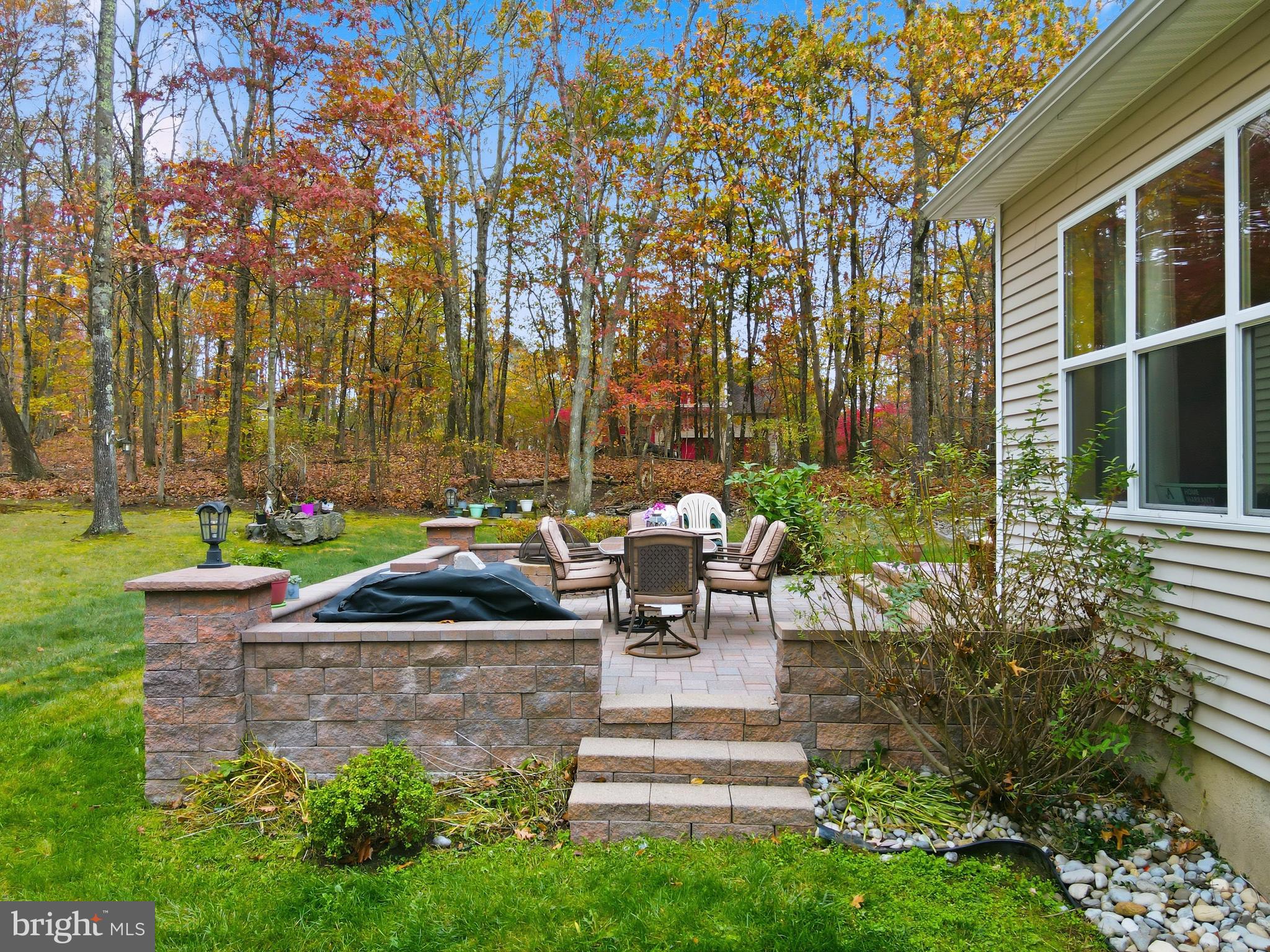 TWIN LAKE ESTATES - Residential