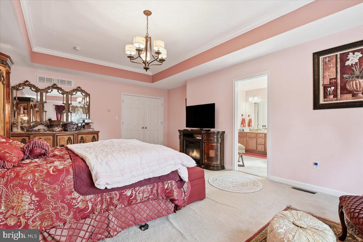 TWIN LAKE ESTATES - Residential