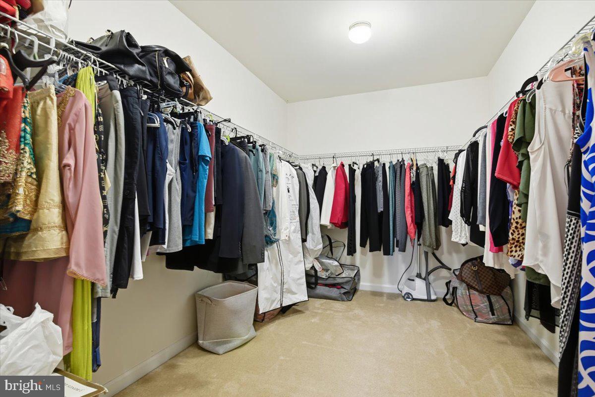 TWIN LAKE ESTATES - Residential