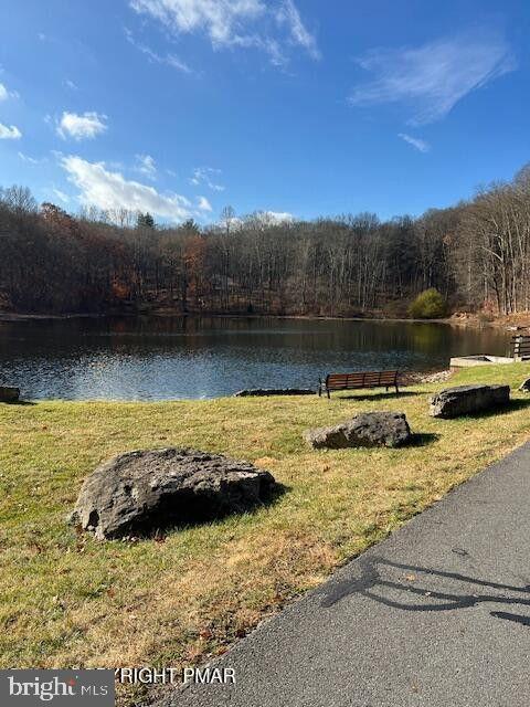 TWIN LAKE ESTATES - Residential