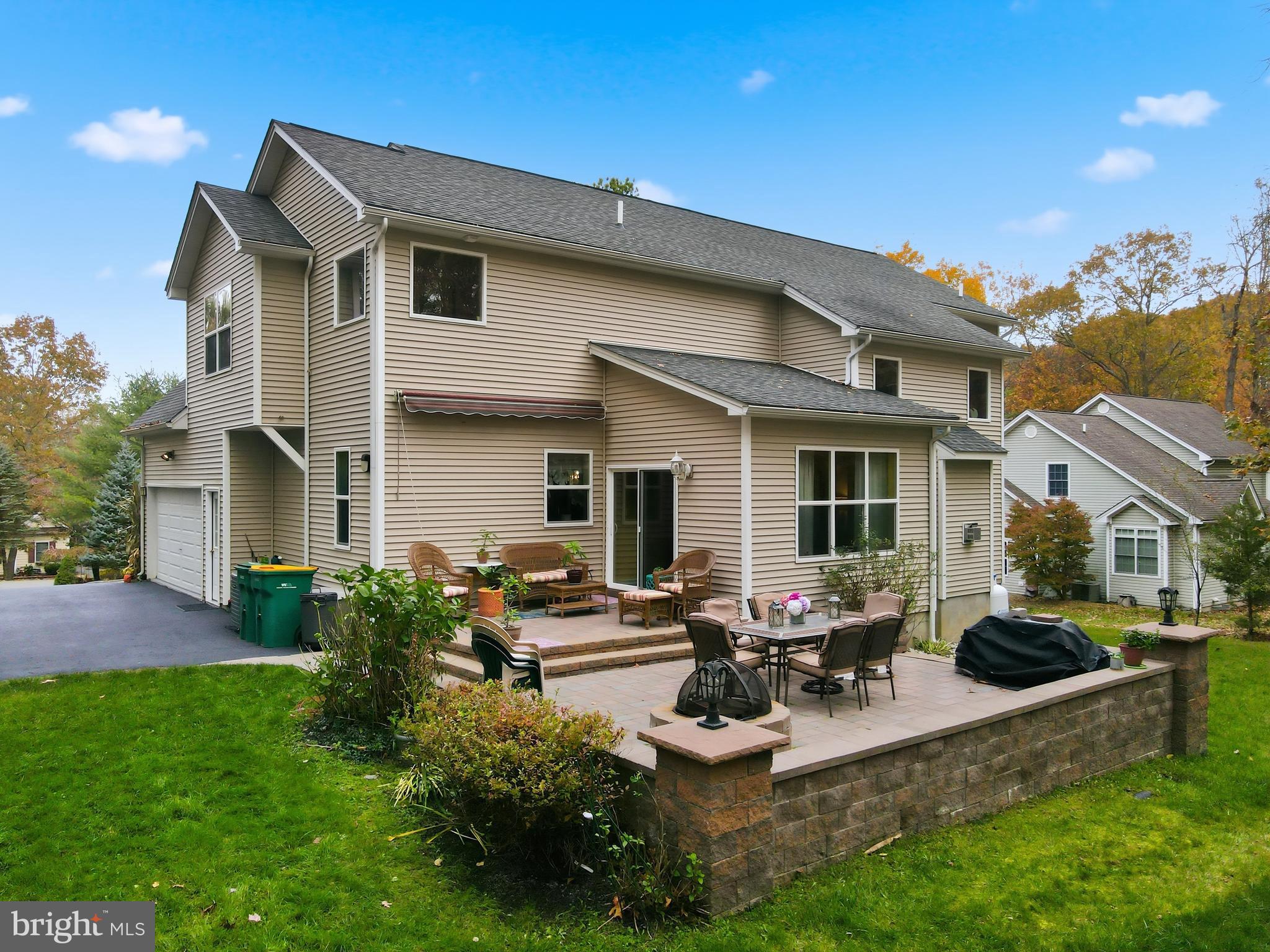 TWIN LAKE ESTATES - Residential