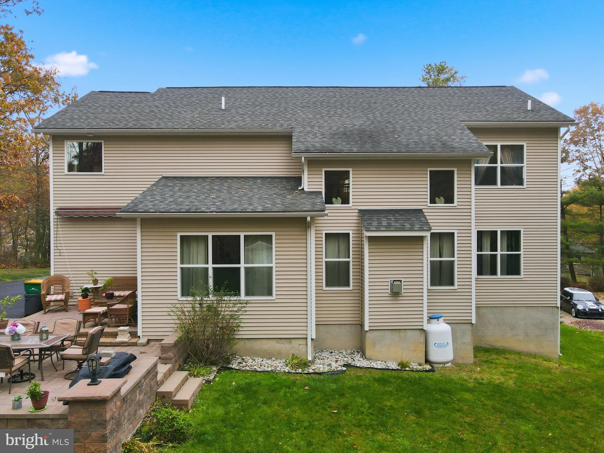 TWIN LAKE ESTATES - Residential