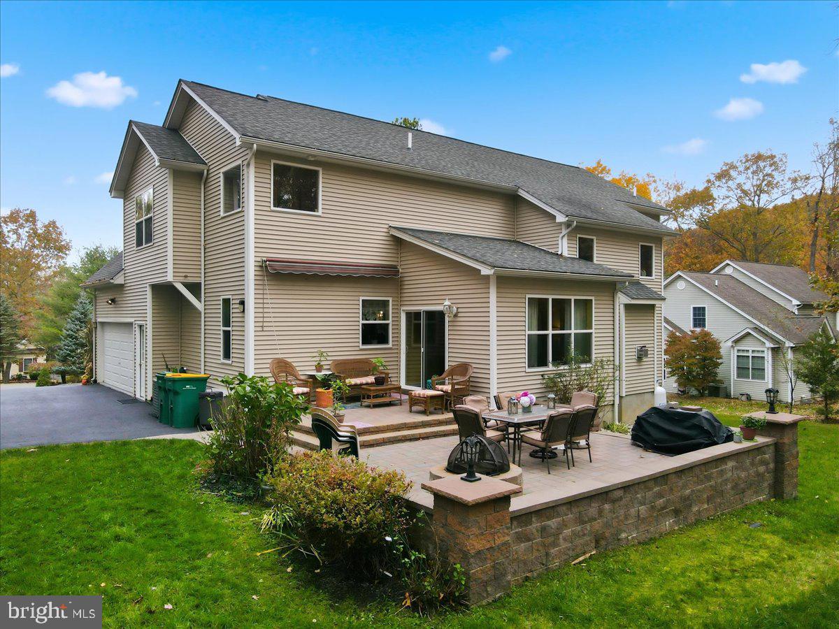 TWIN LAKE ESTATES - Residential