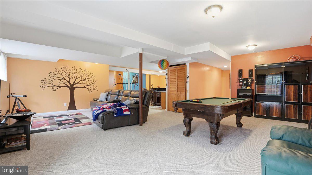 TWIN LAKE ESTATES - Residential