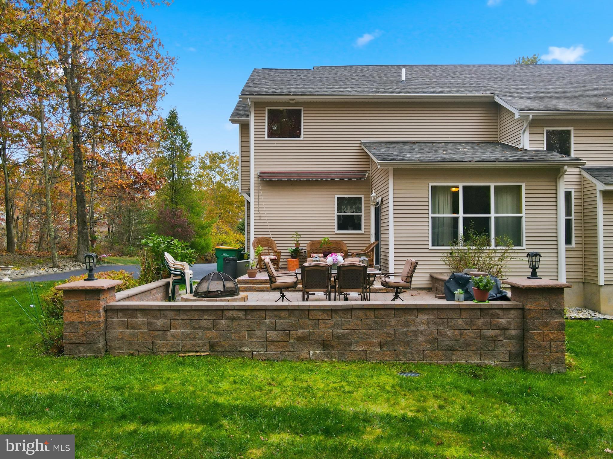 TWIN LAKE ESTATES - Residential