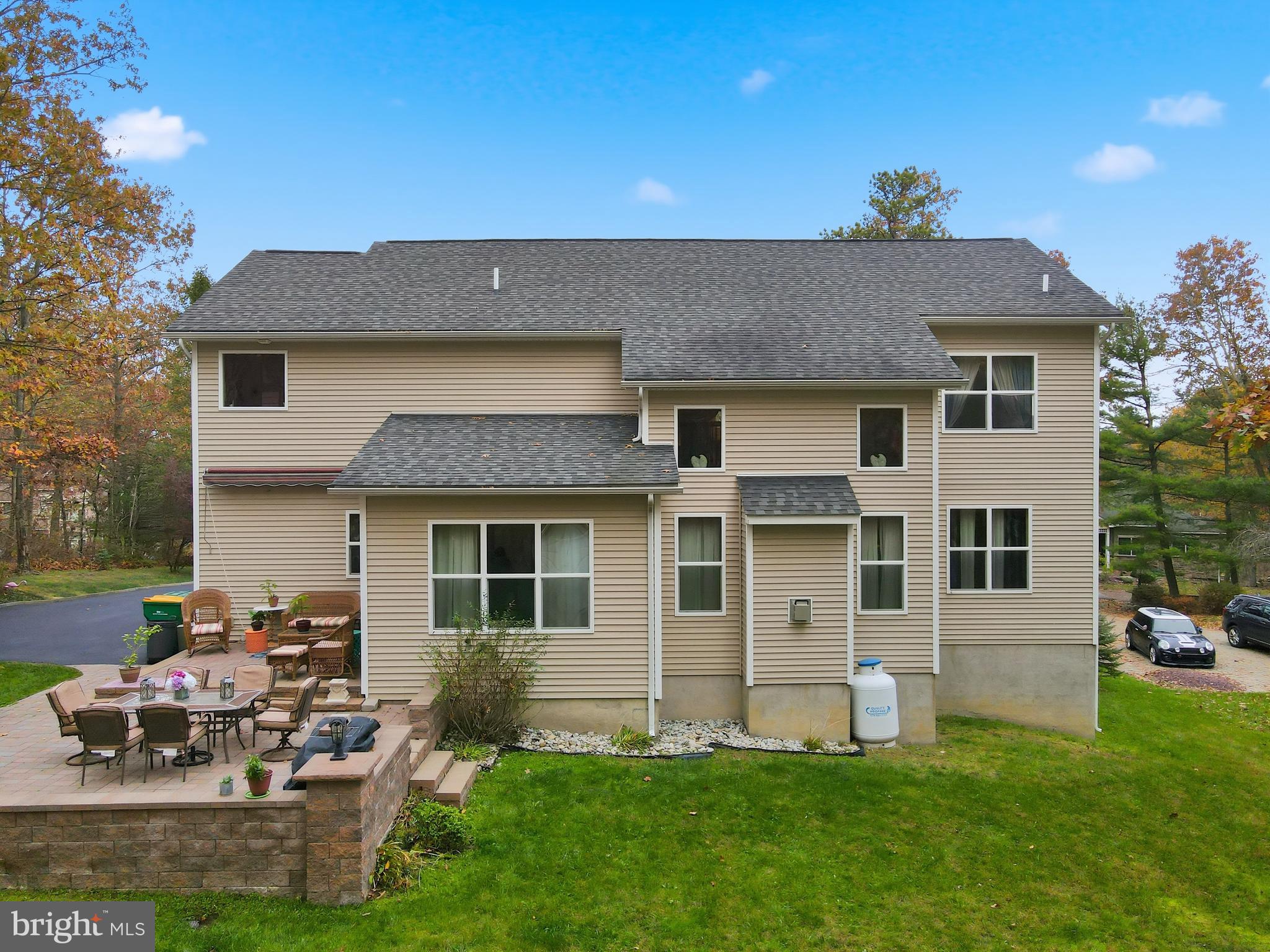 TWIN LAKE ESTATES - Residential