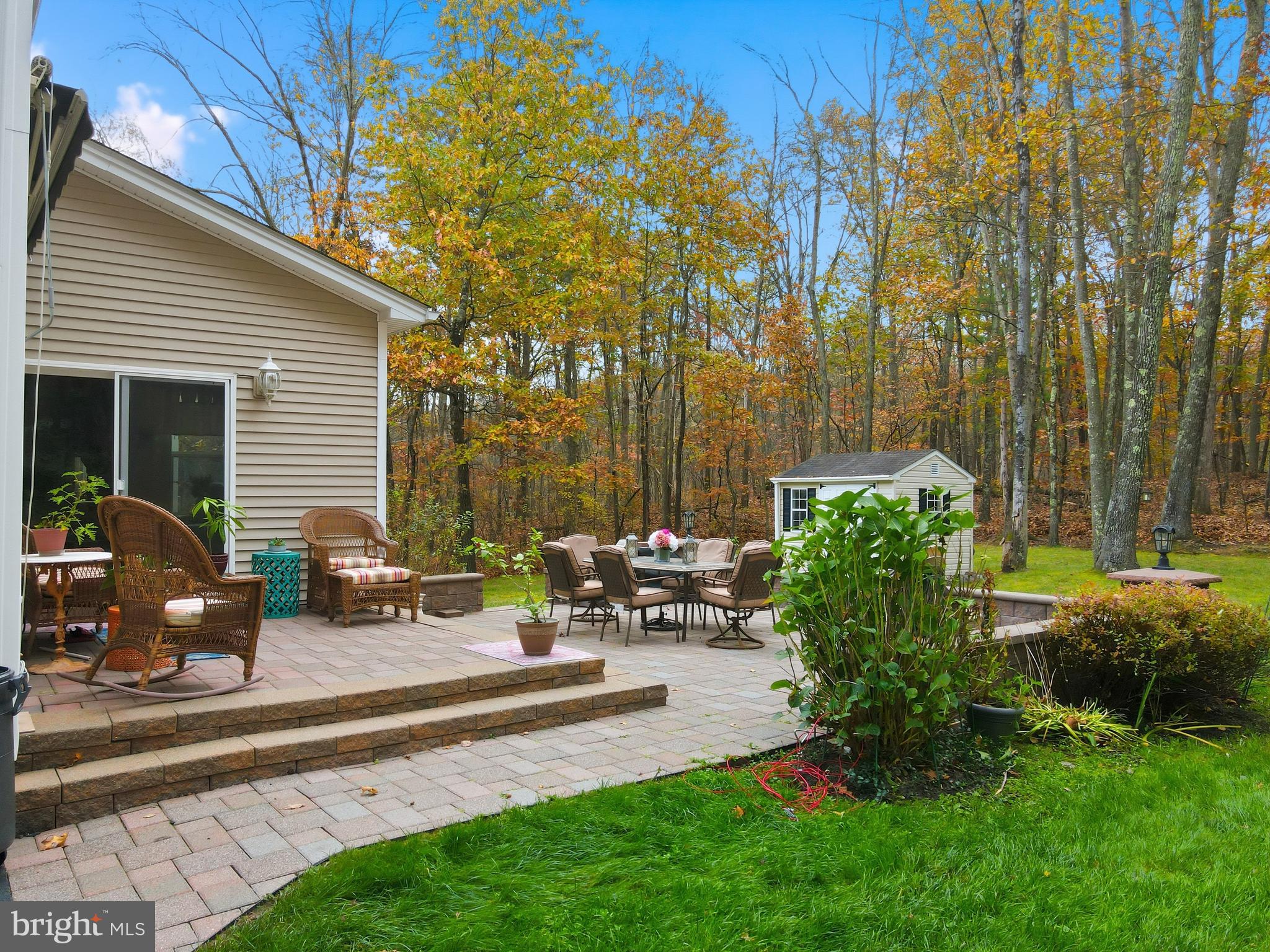 TWIN LAKE ESTATES - Residential