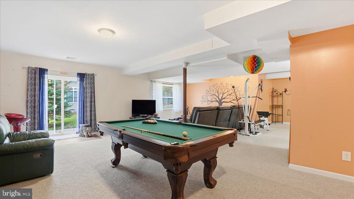 TWIN LAKE ESTATES - Residential