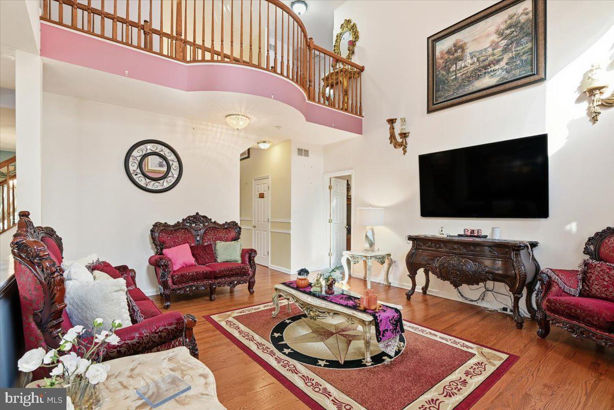 TWIN LAKE ESTATES - Residential