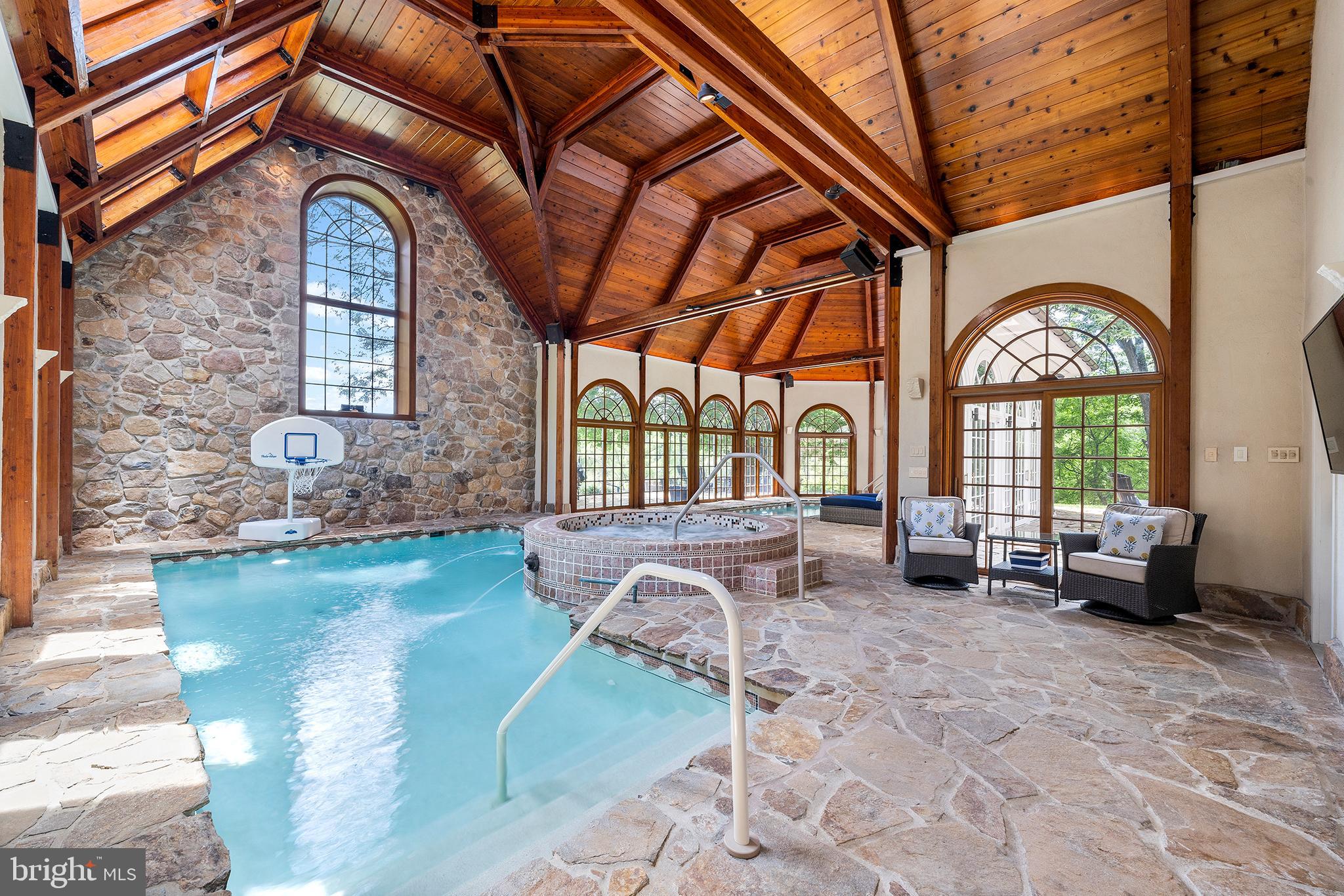 RADNOR HUNT - Residential