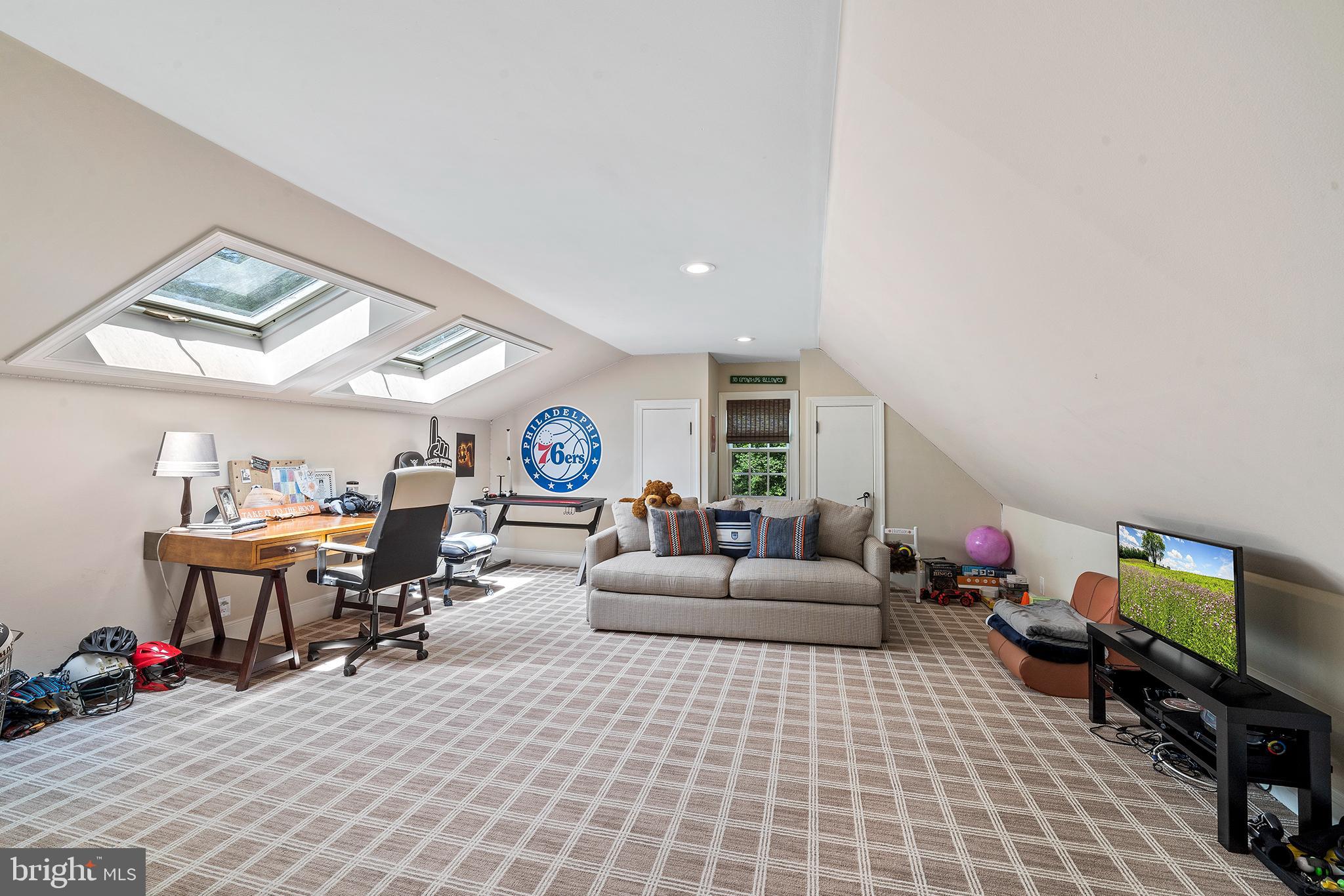 RADNOR HUNT - Residential