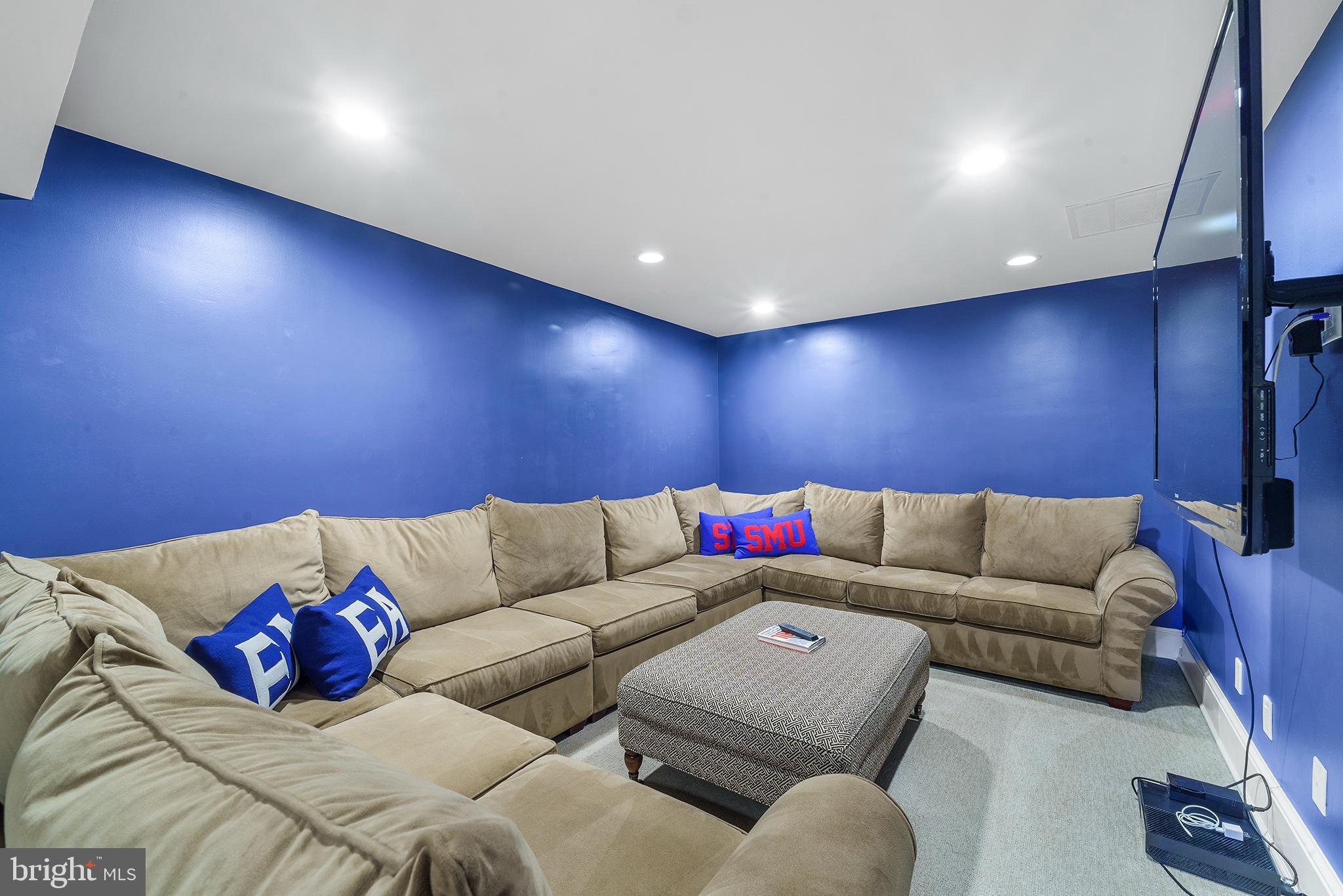 RADNOR HUNT - Residential