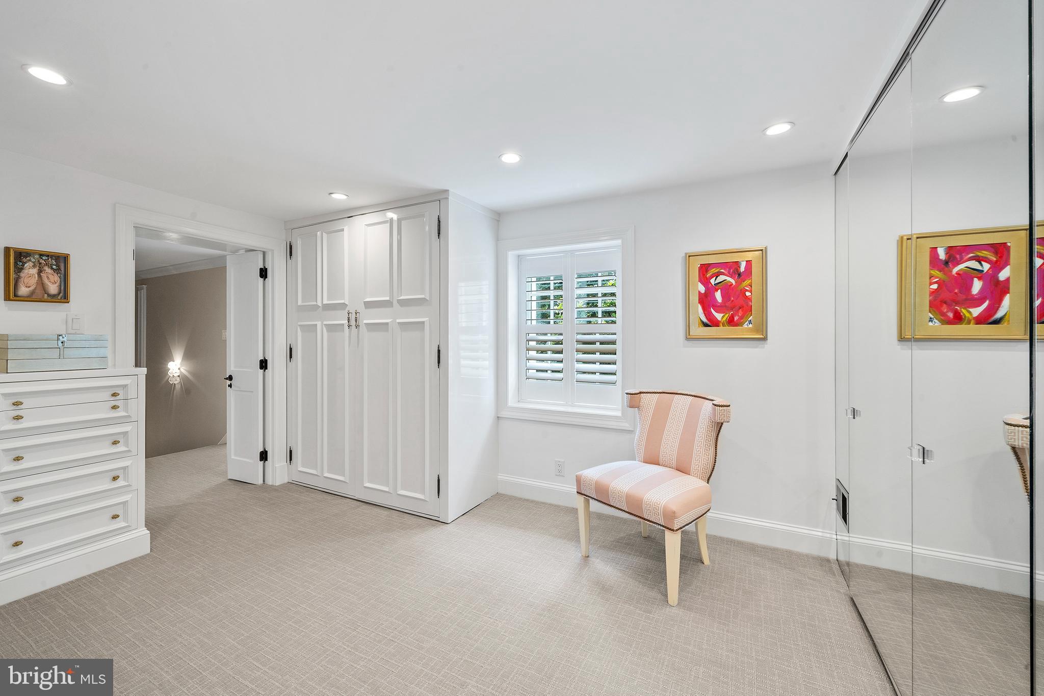 RADNOR HUNT - Residential