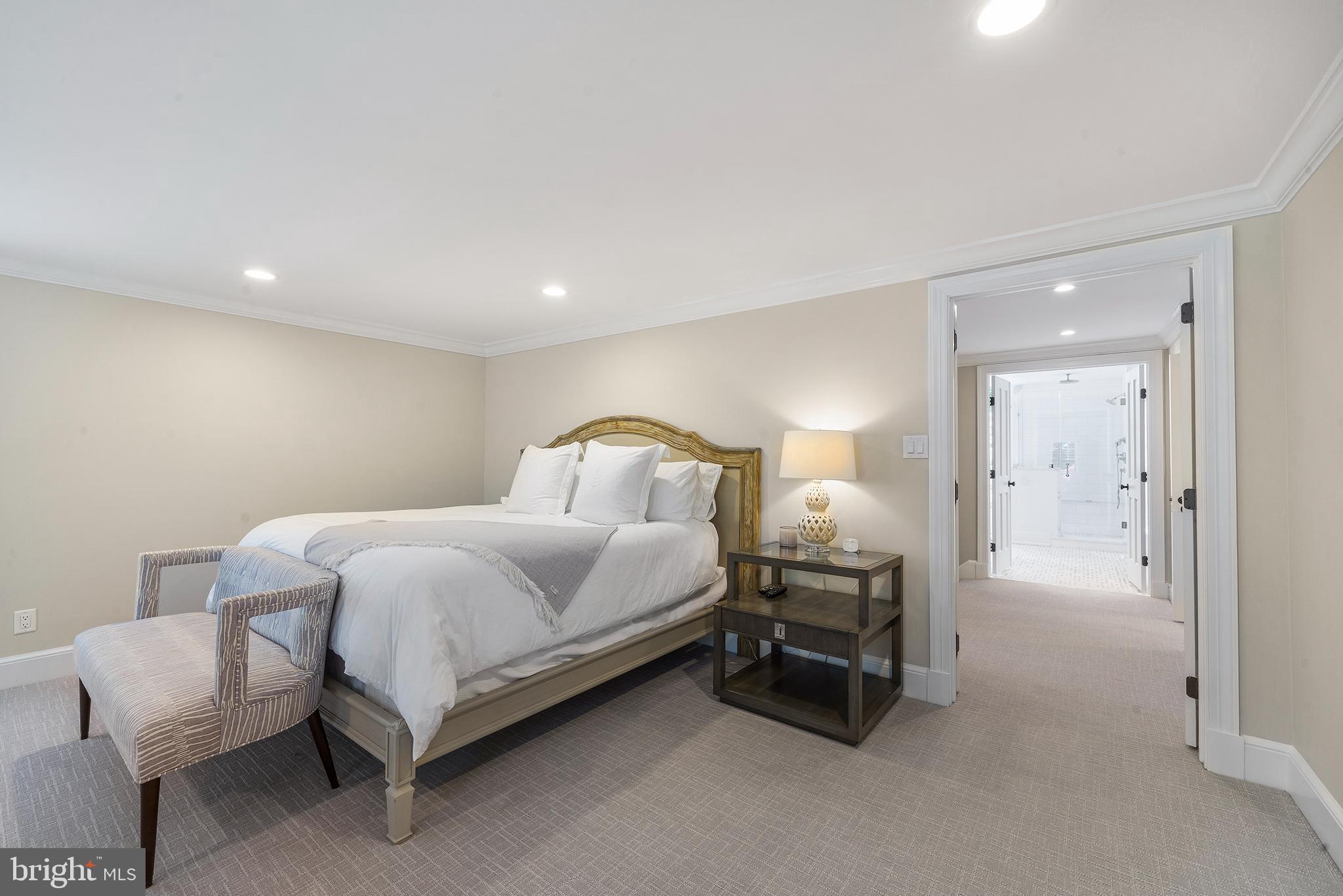 RADNOR HUNT - Residential