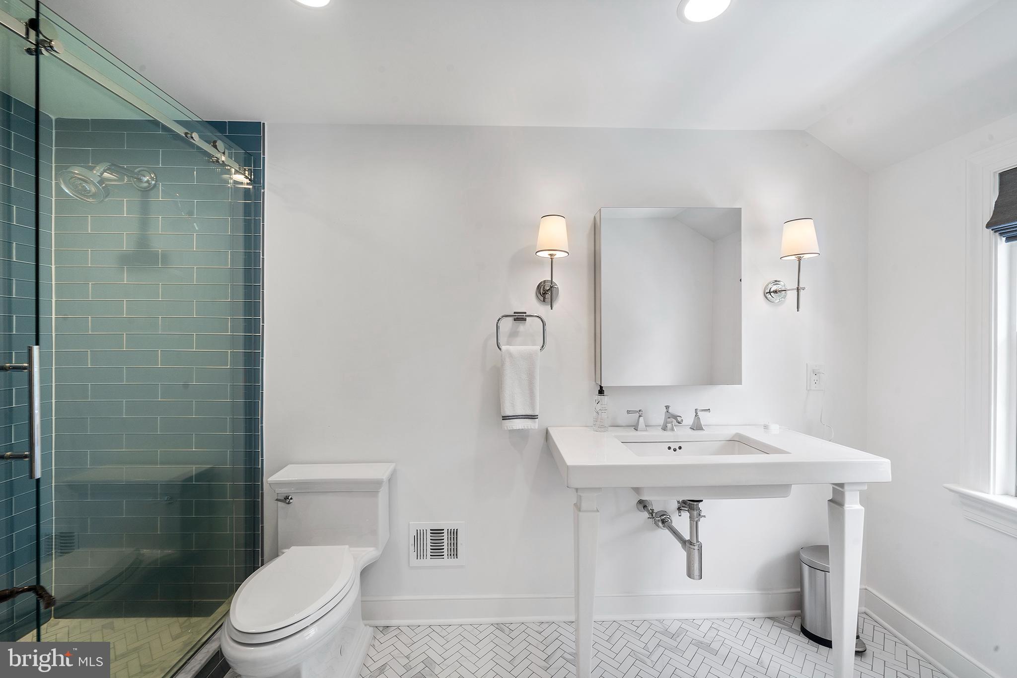 RADNOR HUNT - Residential