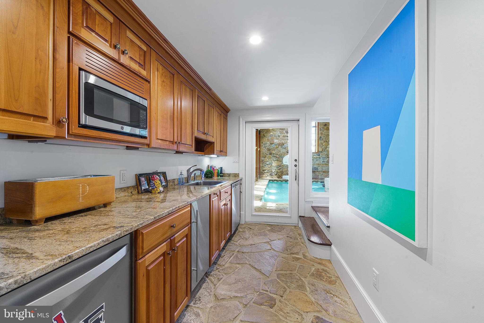 RADNOR HUNT - Residential